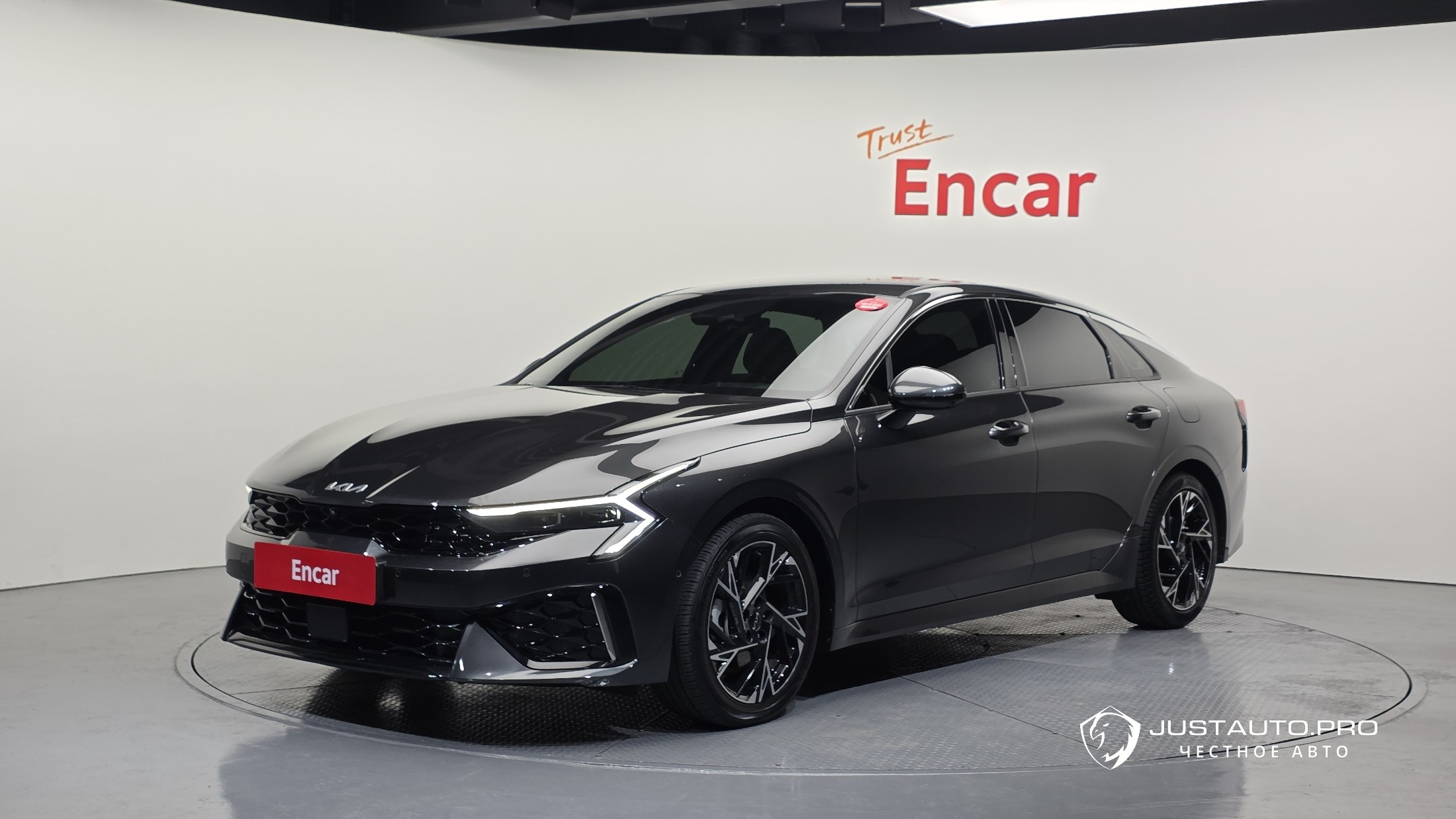 Автомобиль Kia K5