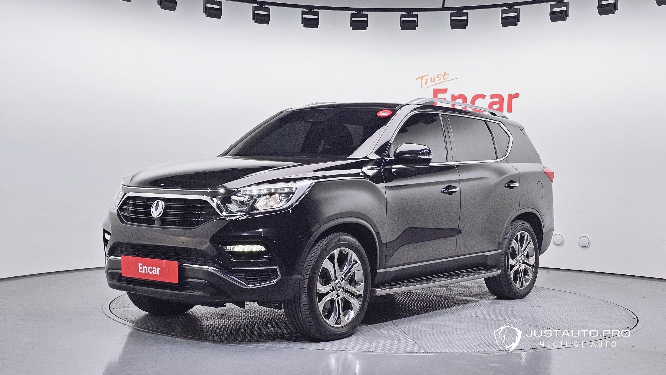 Автомобиль KG_Mobility_Ssangyong Rexton