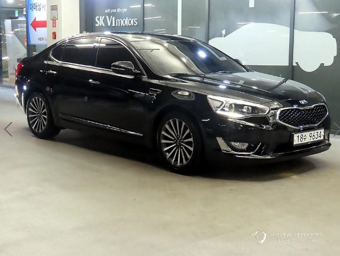 Автомобиль Kia K7