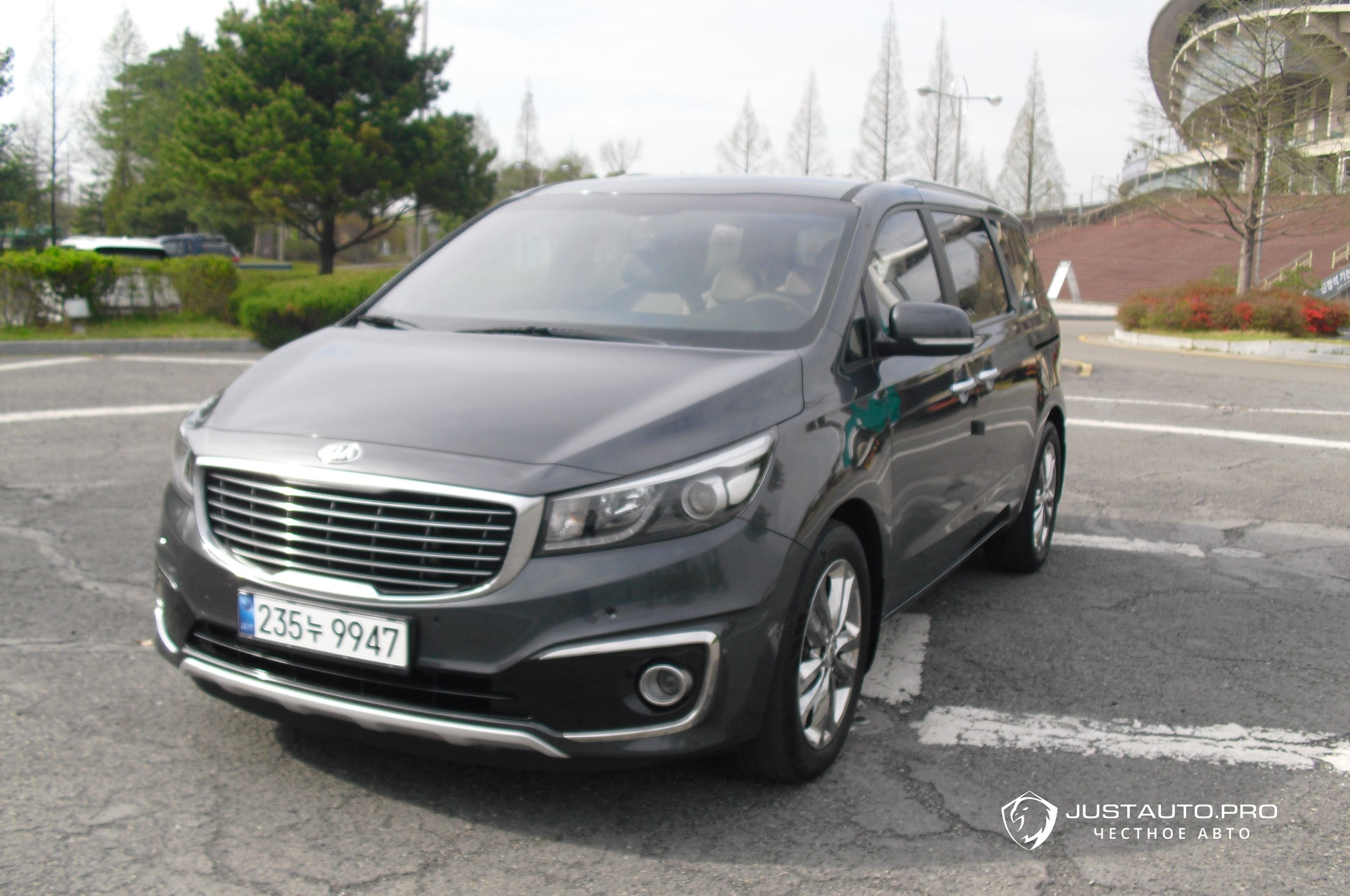 Автомобиль Kia Canival