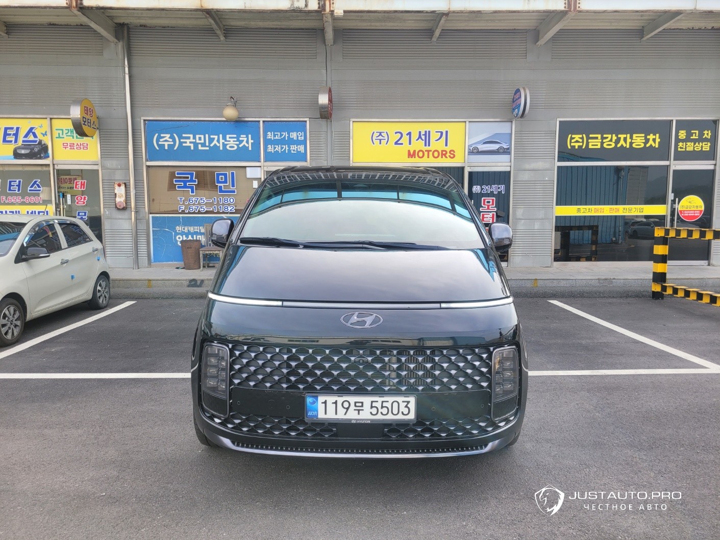 Автомобиль Hyundai Staria