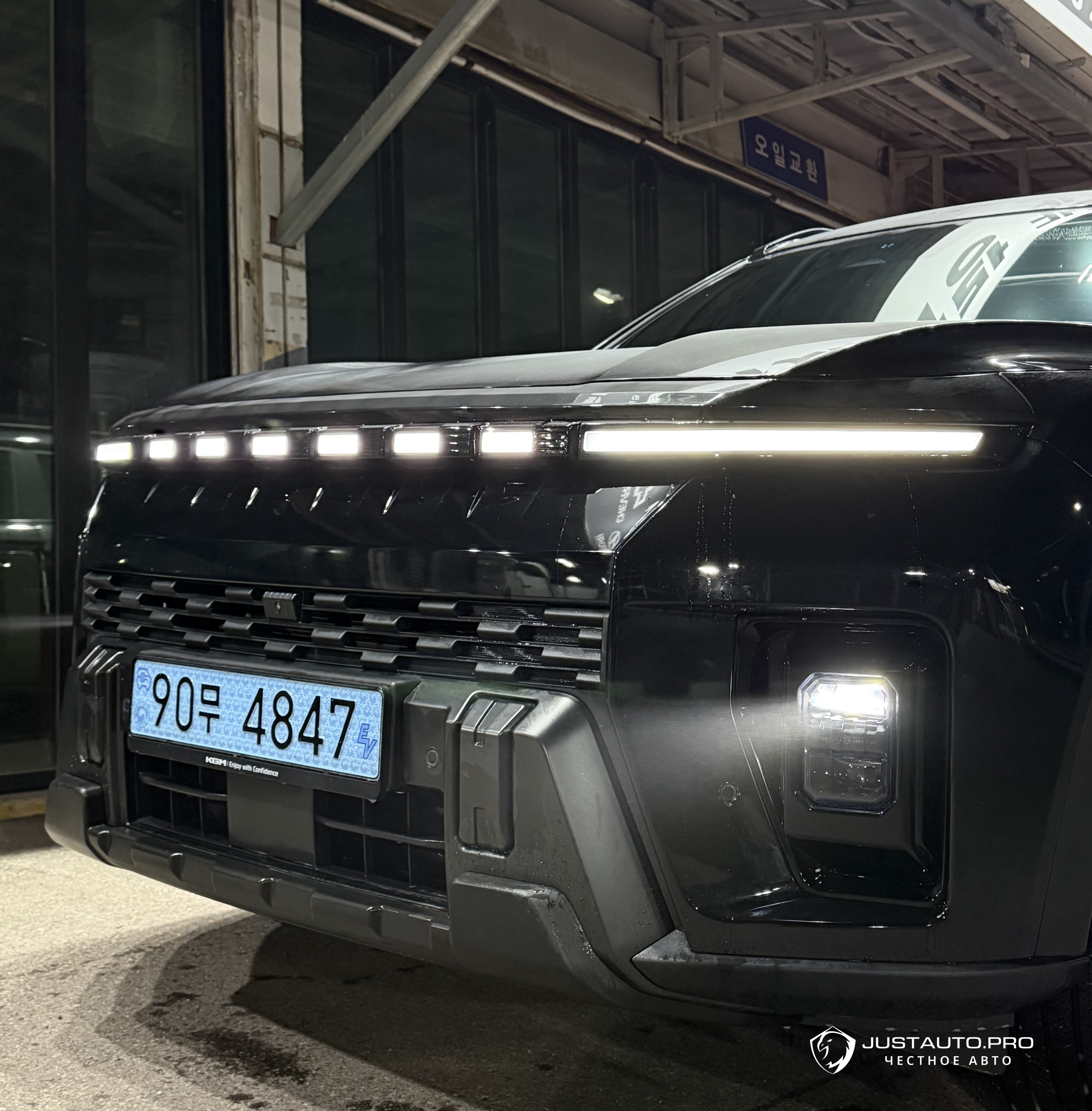 Автомобиль KG_Mobility_Ssangyong Musso