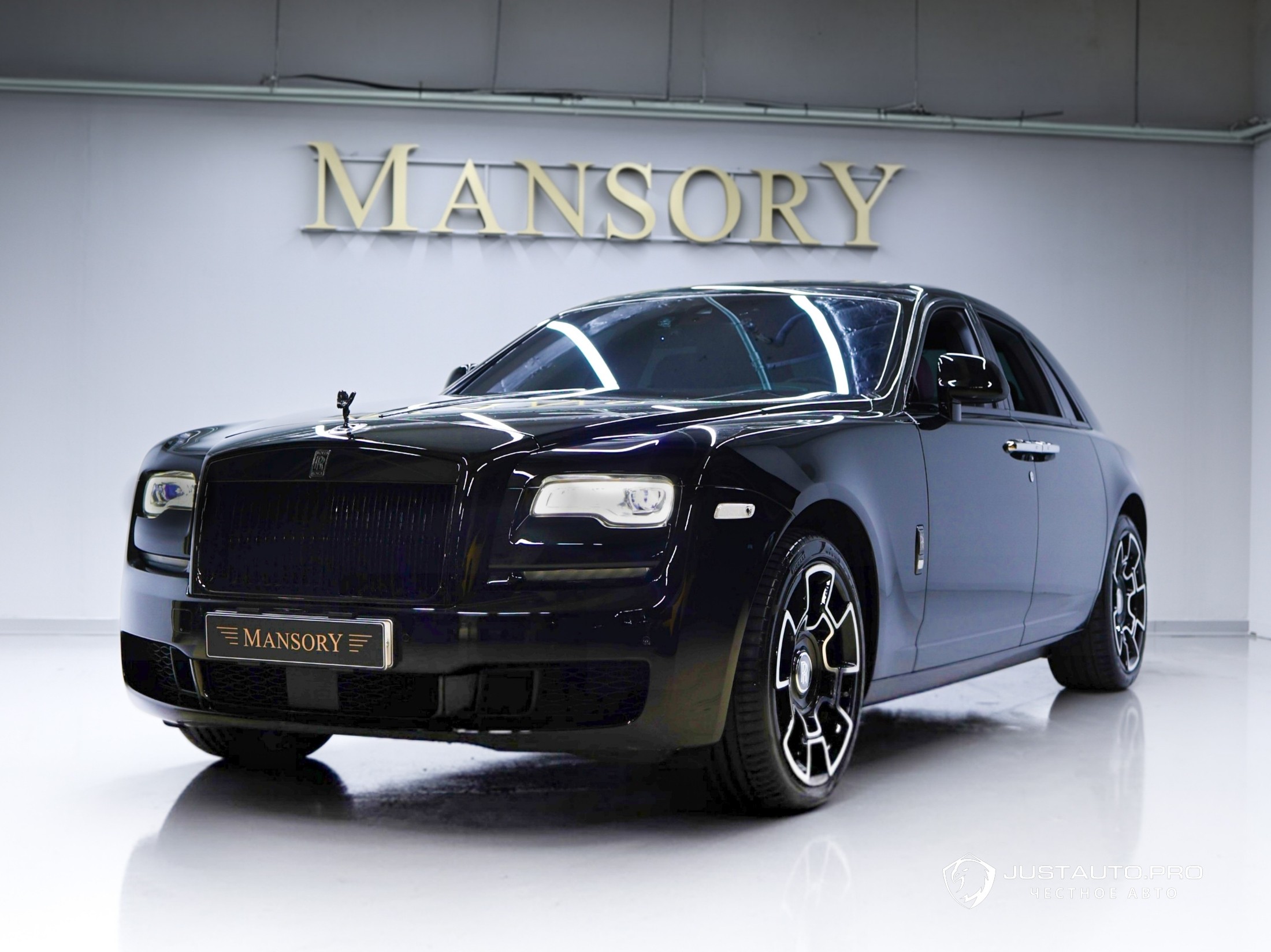 Автомобиль Rolls-Royce Ghost