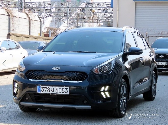 Автомобиль Kia Niro