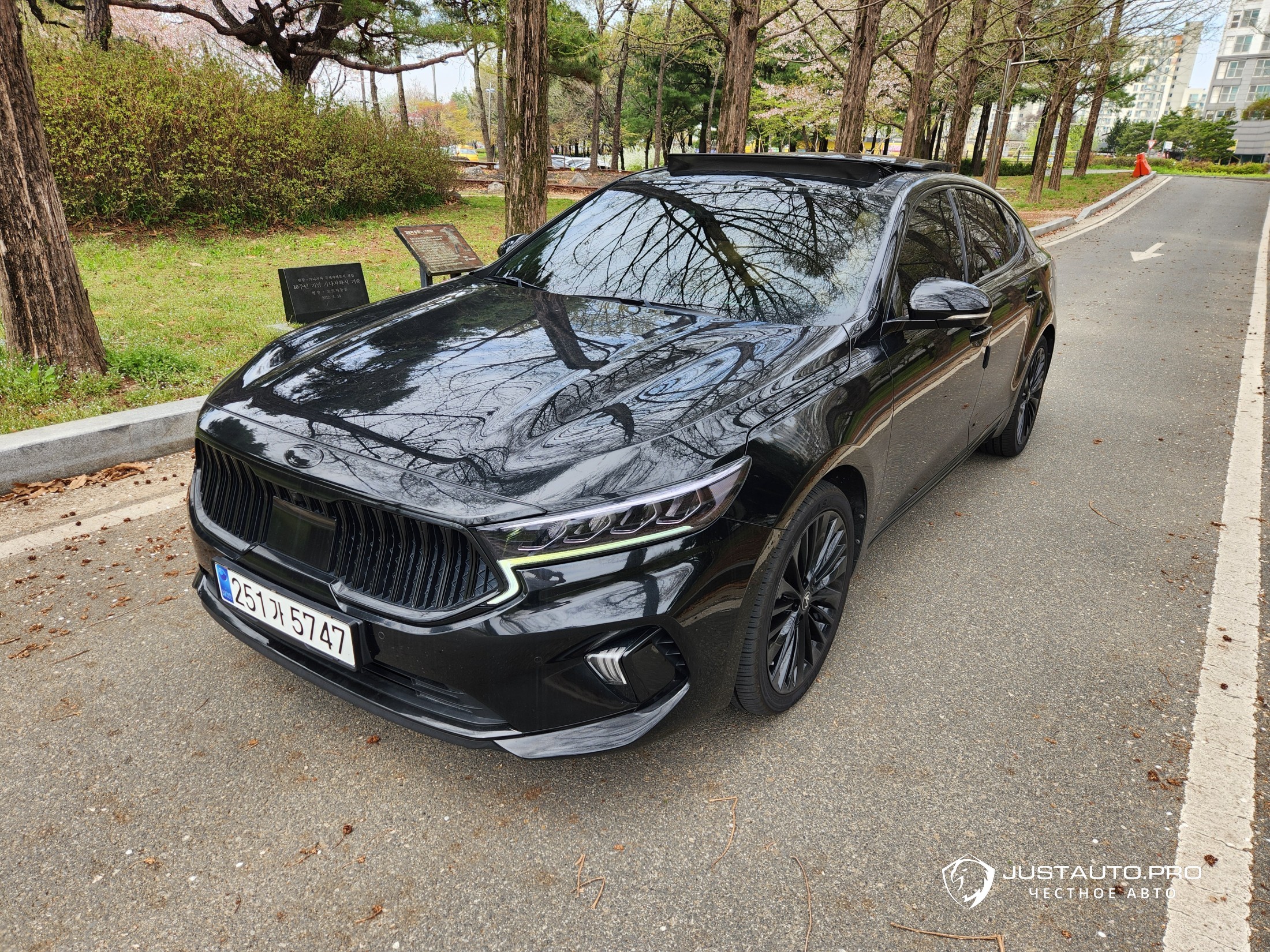 Автомобиль Kia K7