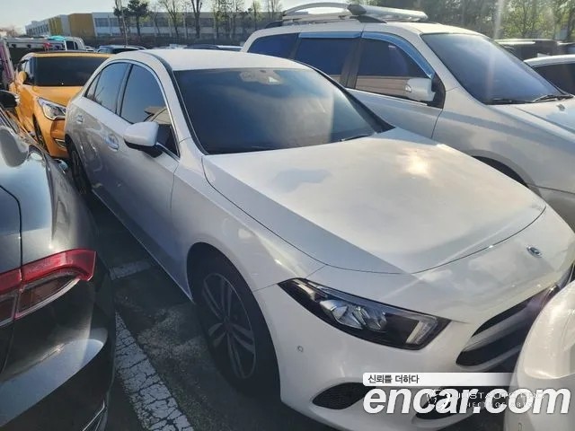 Автомобиль Mercedes-Benz A-Class