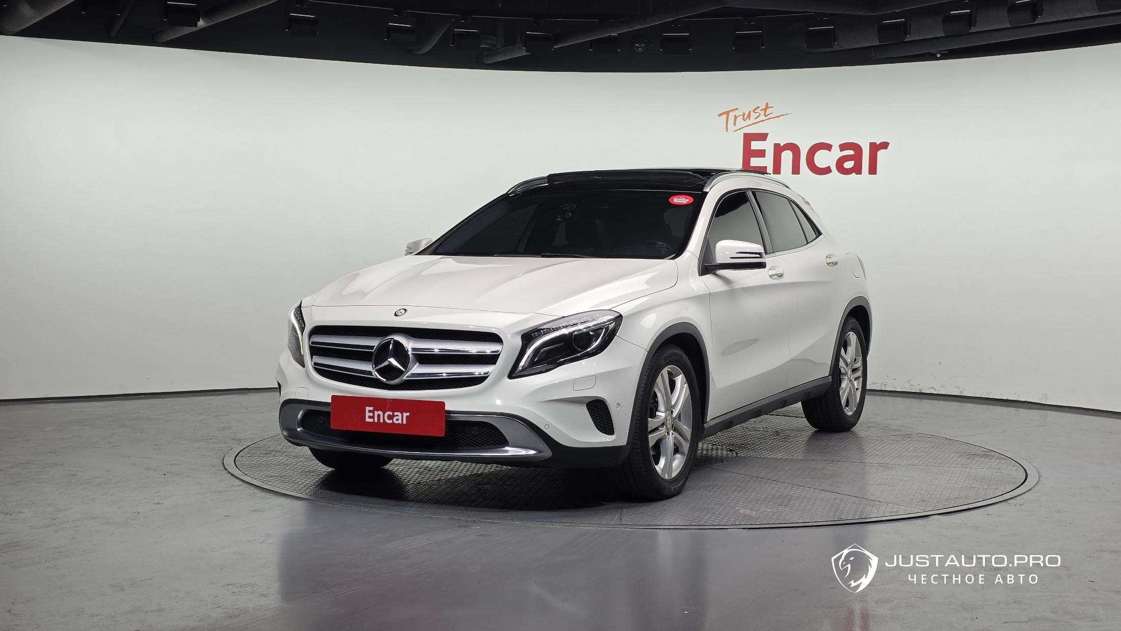 Автомобиль Mercedes-Benz GLA-Class
