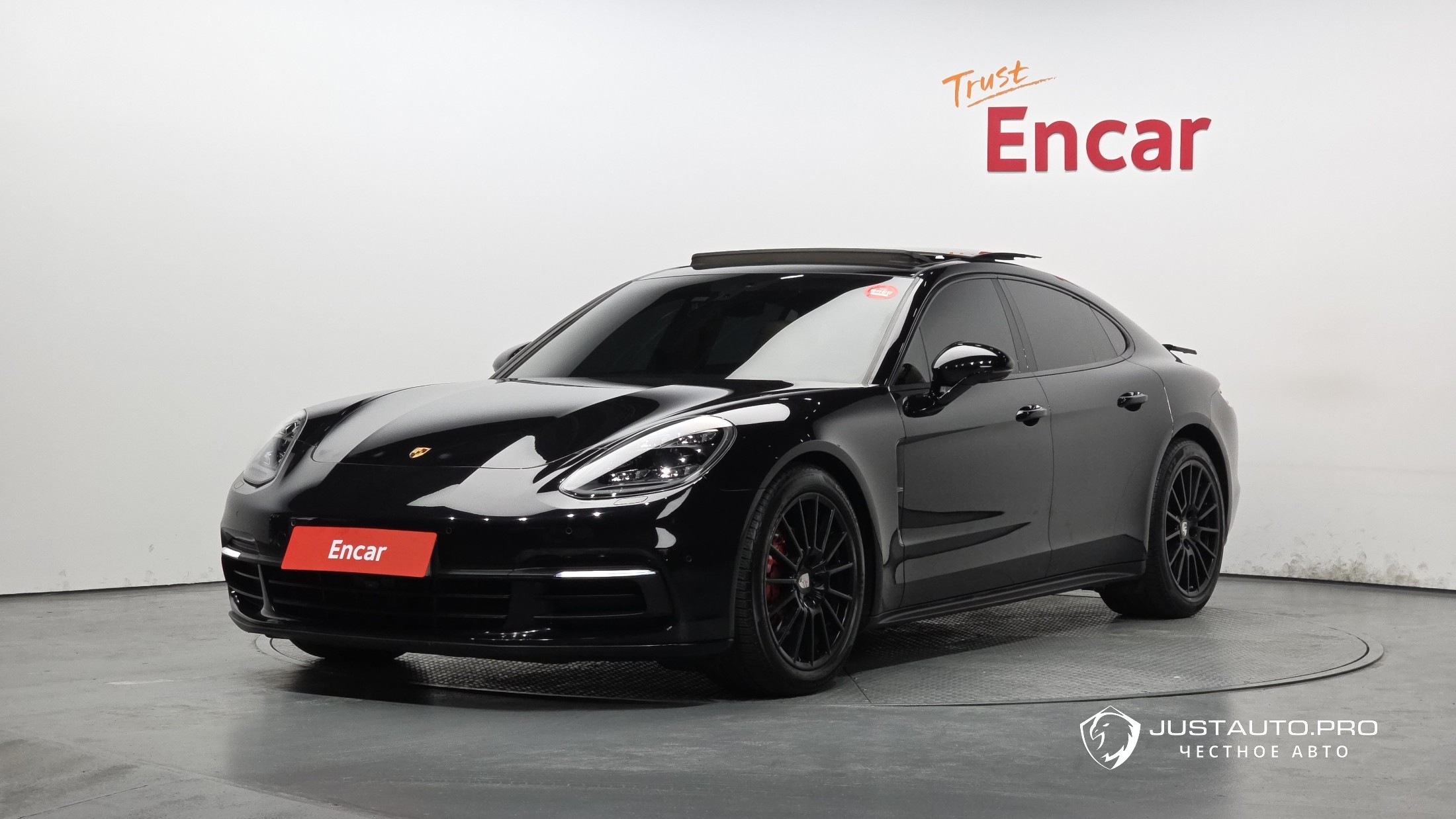 Автомобиль Porsche Panamera