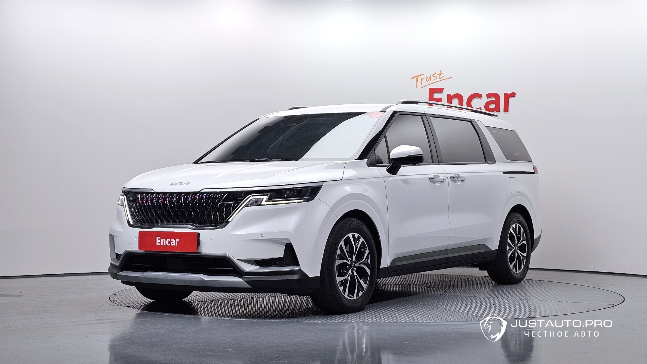Автомобиль Kia Canival