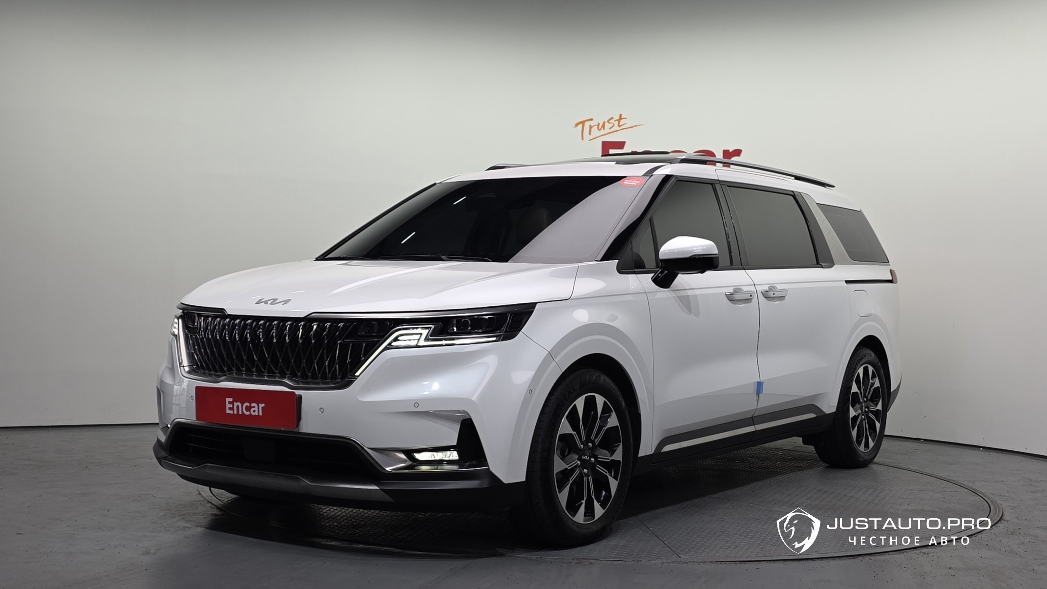 Автомобиль Kia Canival