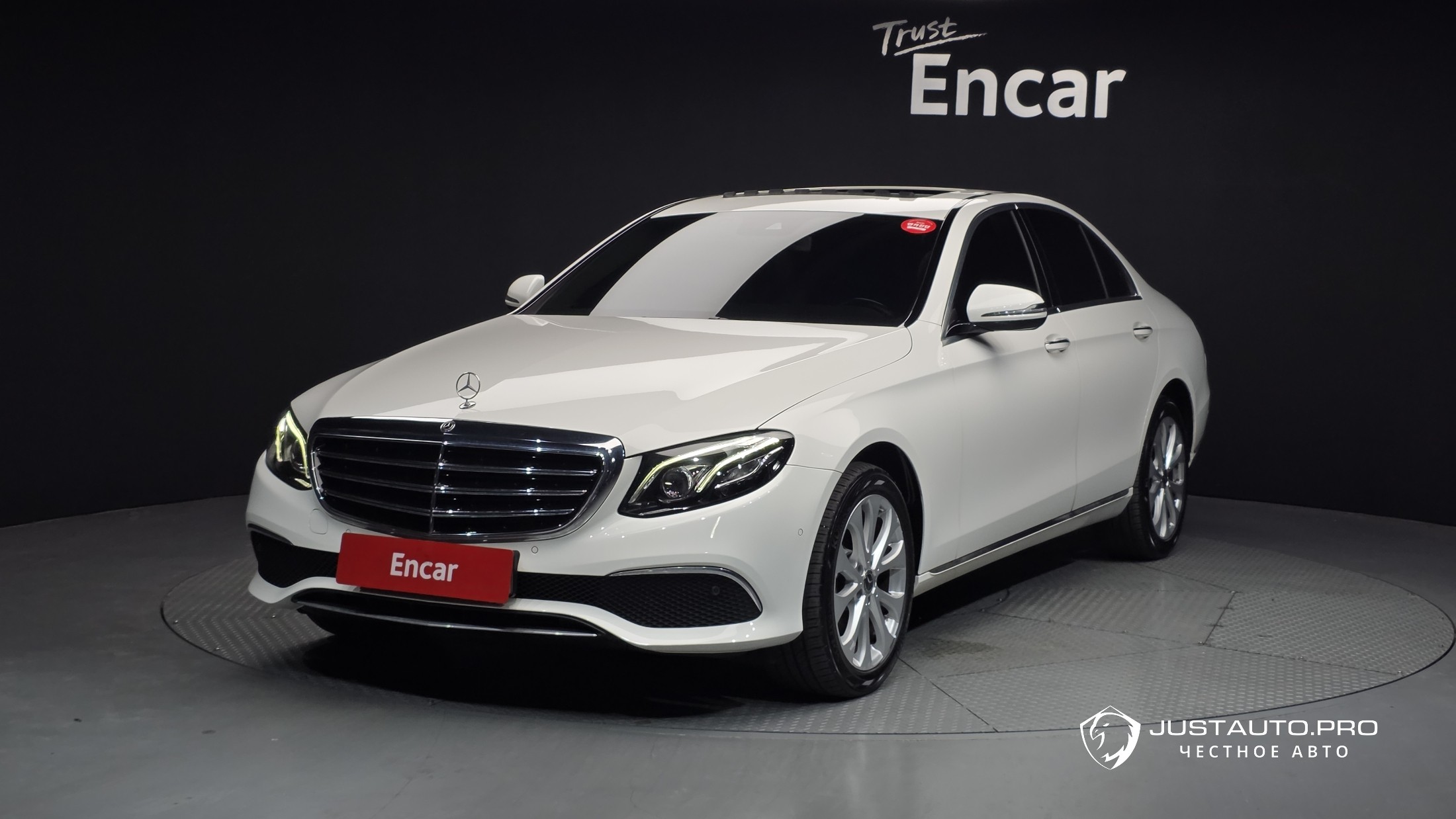 Автомобиль Mercedes-Benz E-Class