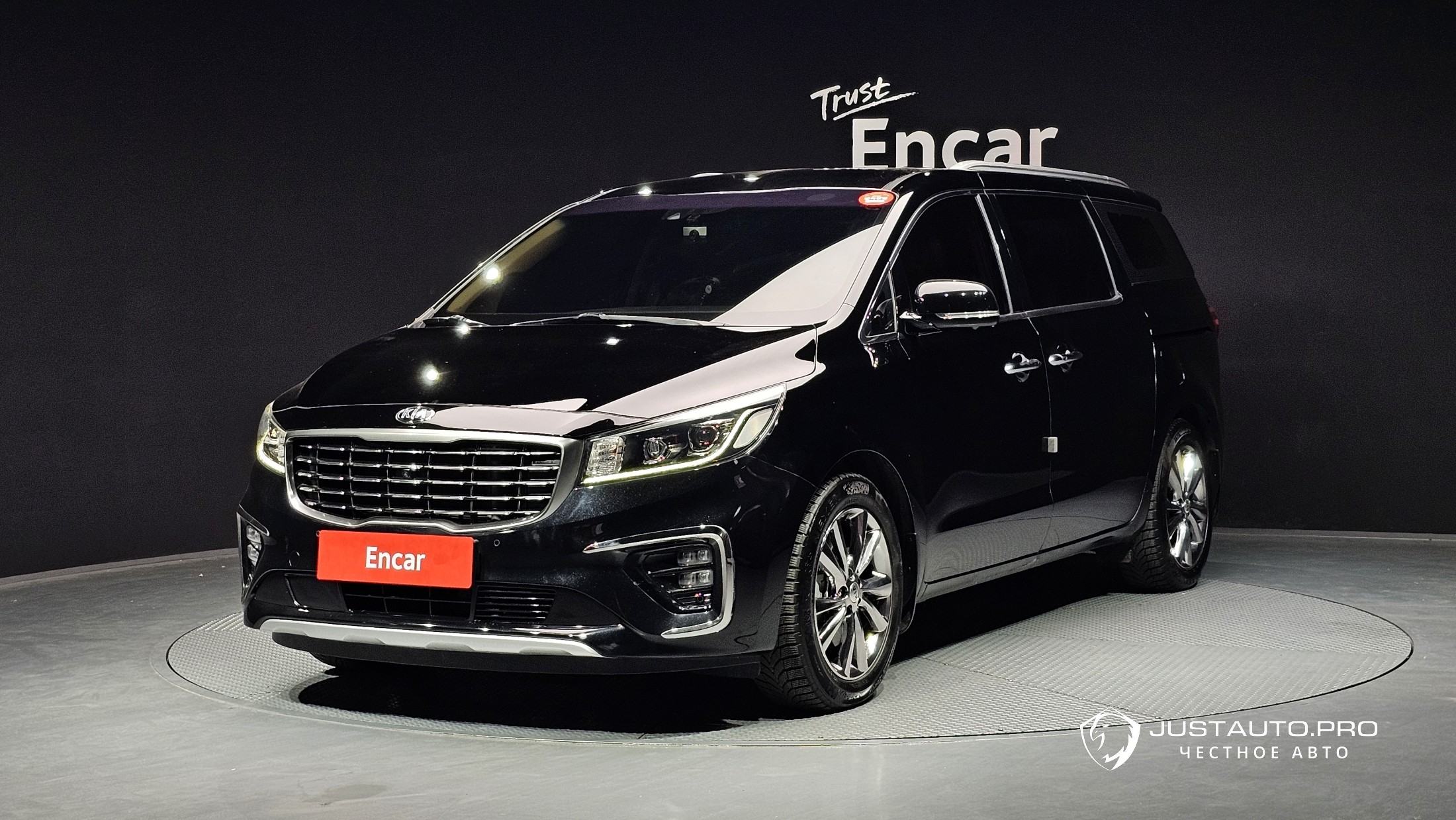 Автомобиль Kia Canival