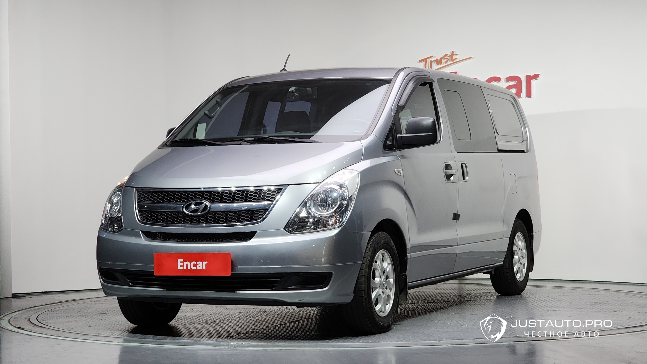 Автомобиль Hyundai Starex