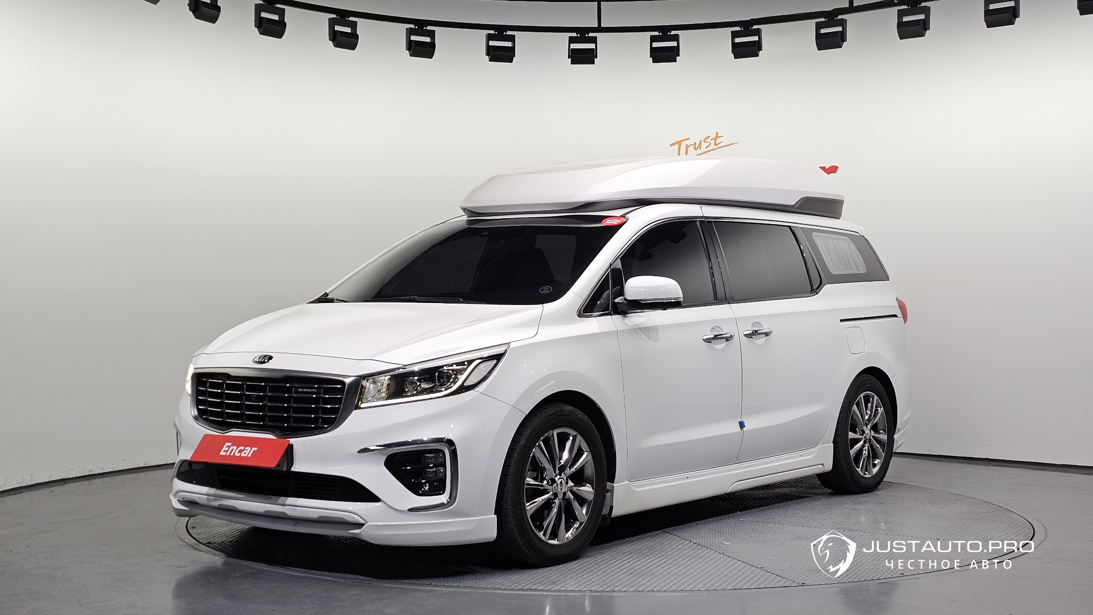 Автомобиль Kia Canival