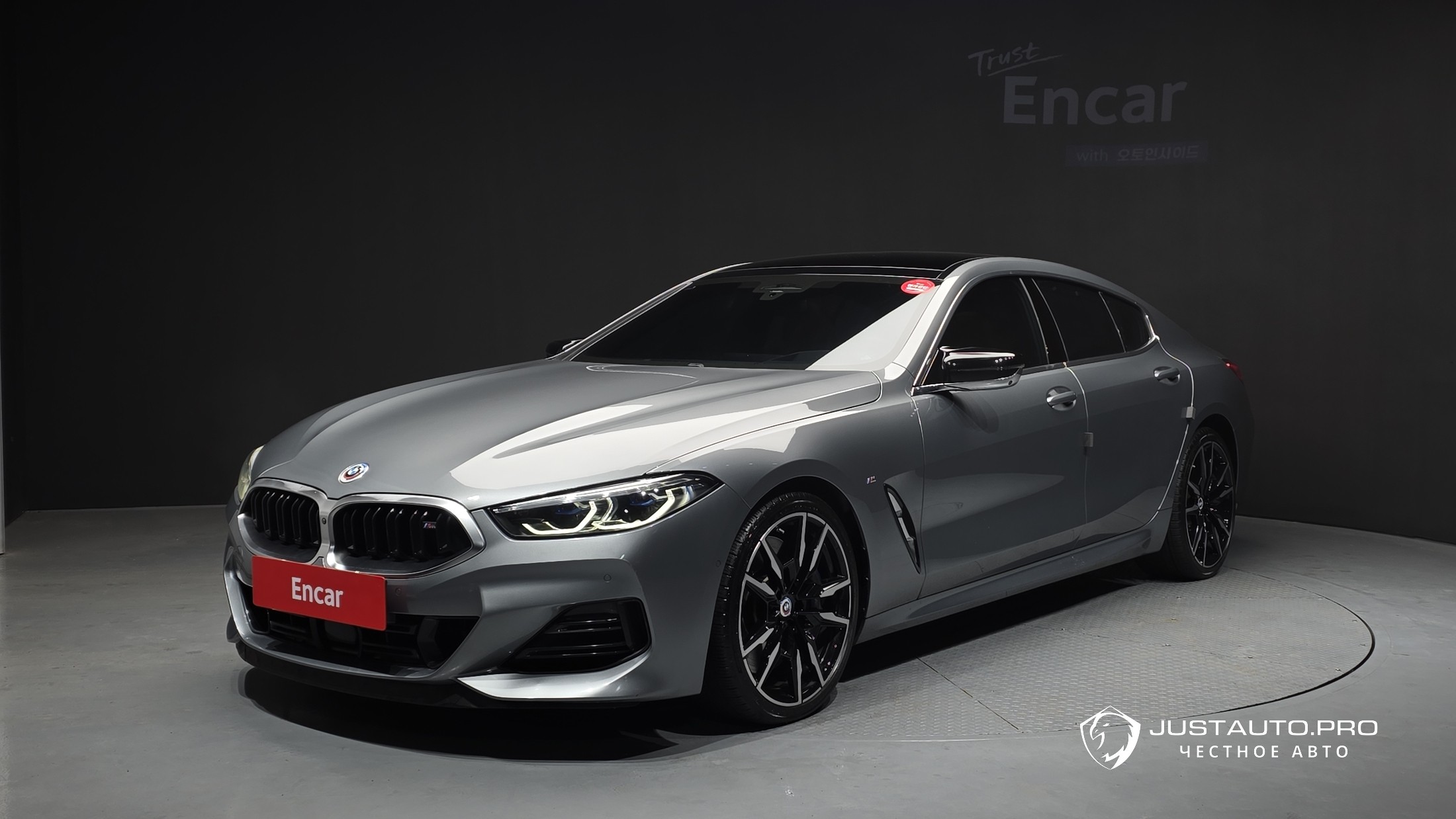 Автомобиль BMW 8-Series