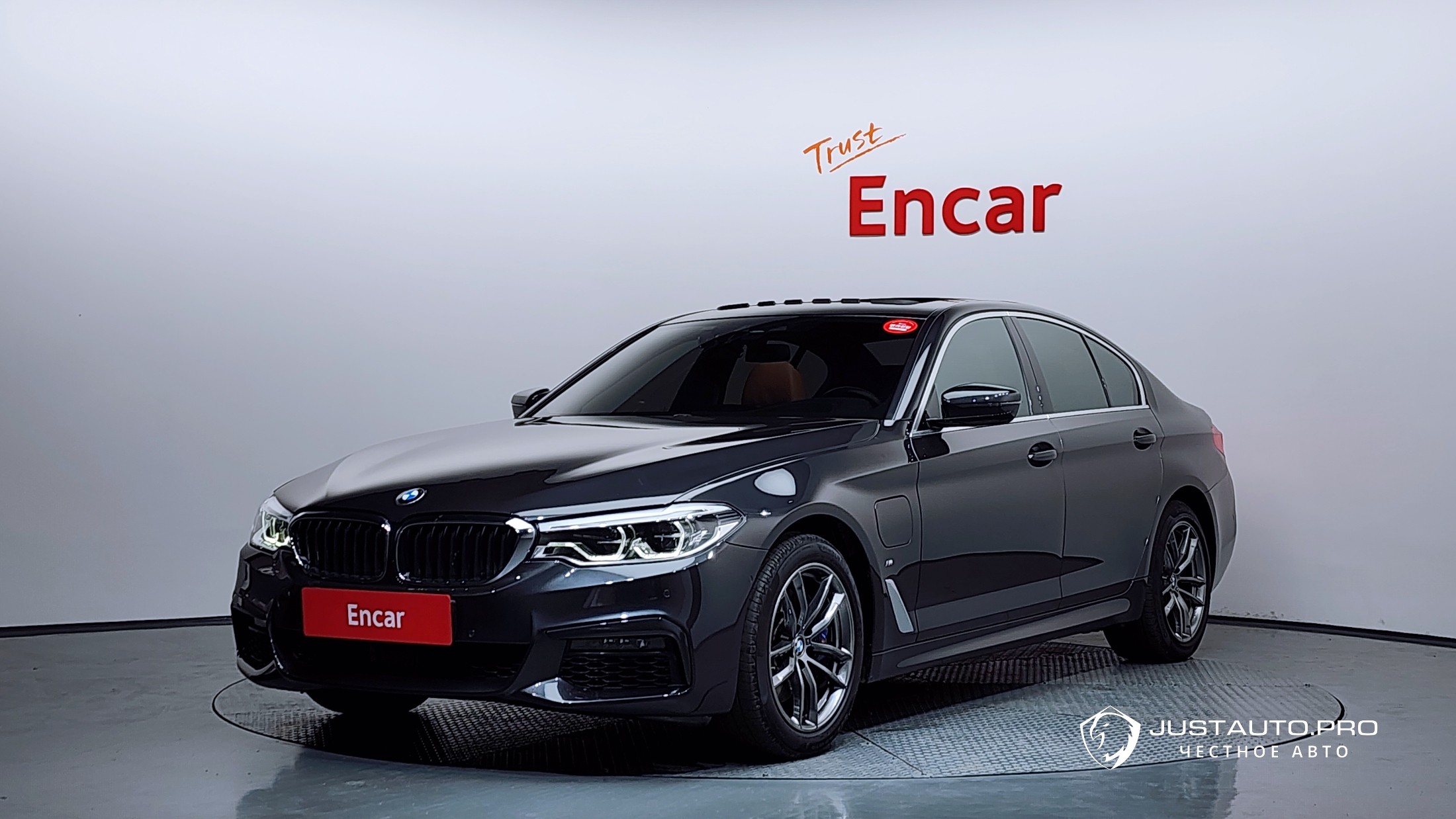 Автомобиль BMW 5-Series