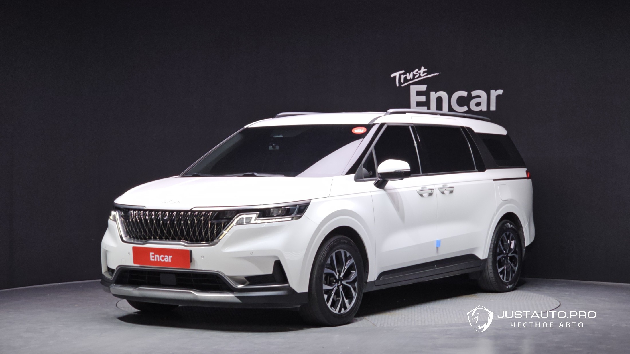 Автомобиль Kia Canival
