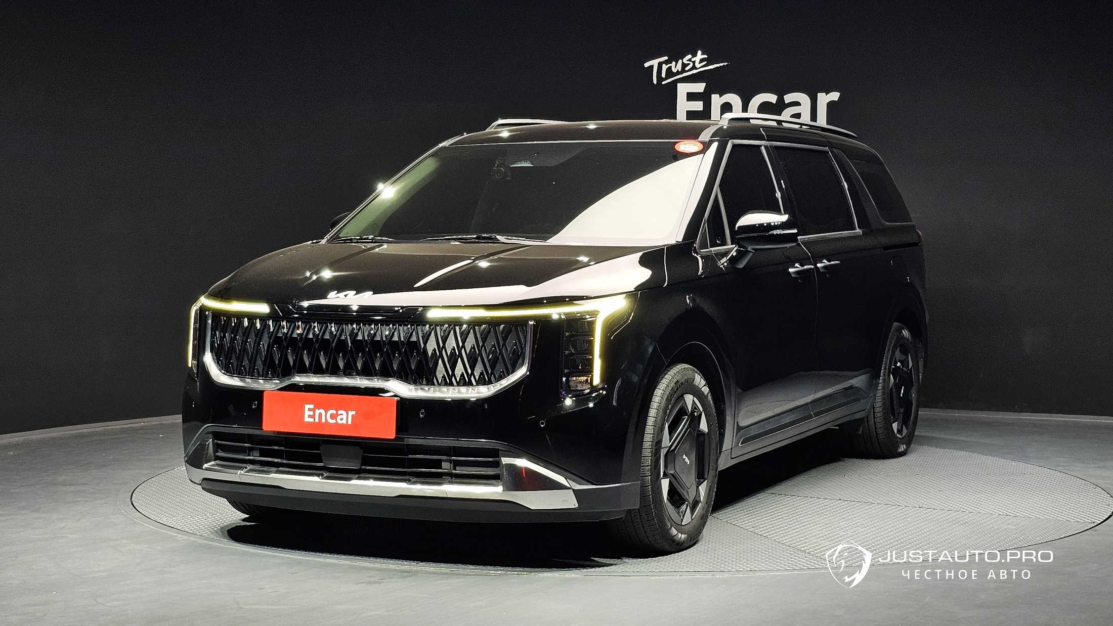 Автомобиль Kia Canival