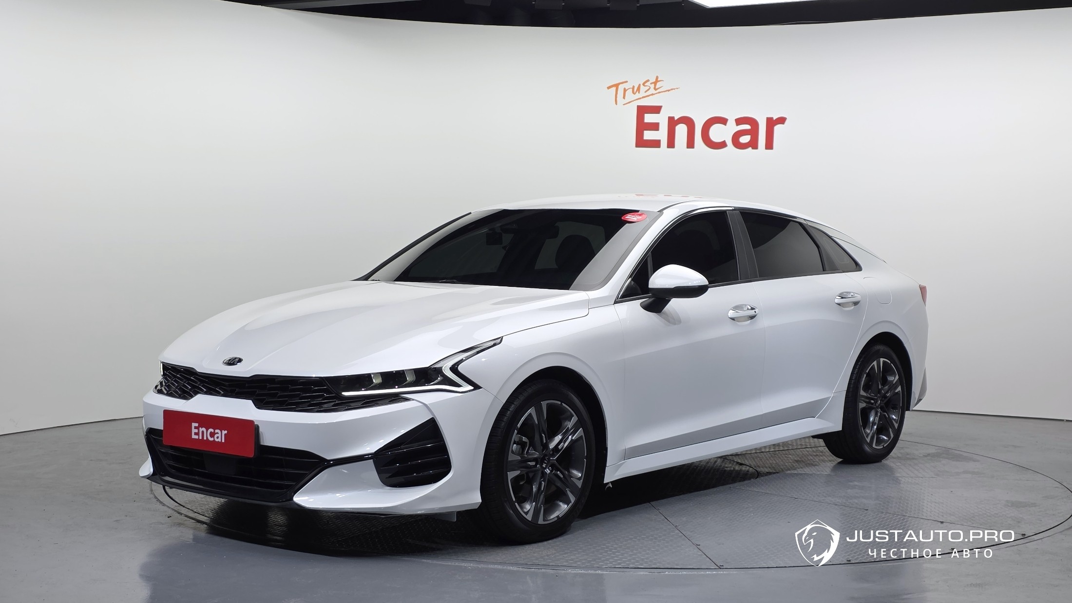 Автомобиль Kia K5