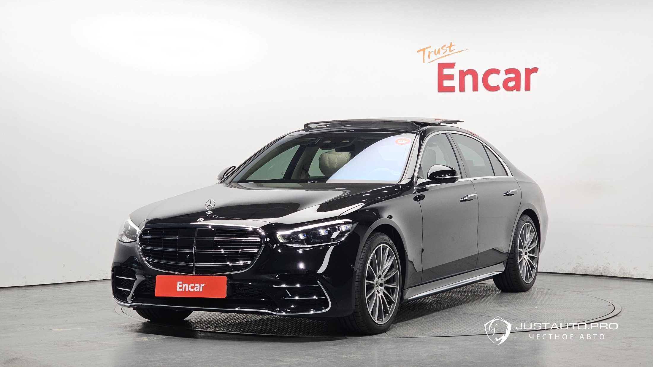 Автомобиль Mercedes-Benz S-Class
