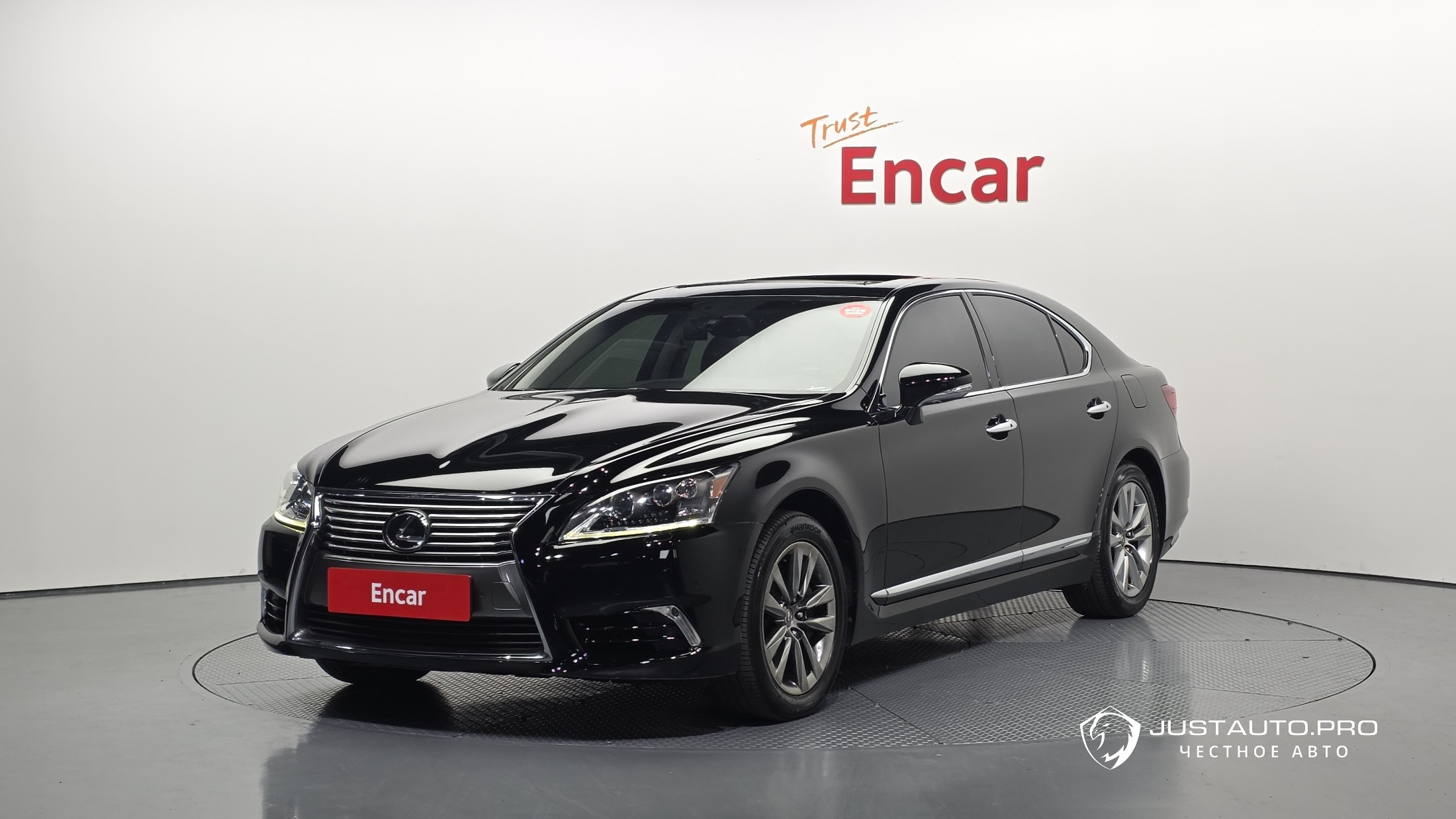 Автомобиль Lexus LS