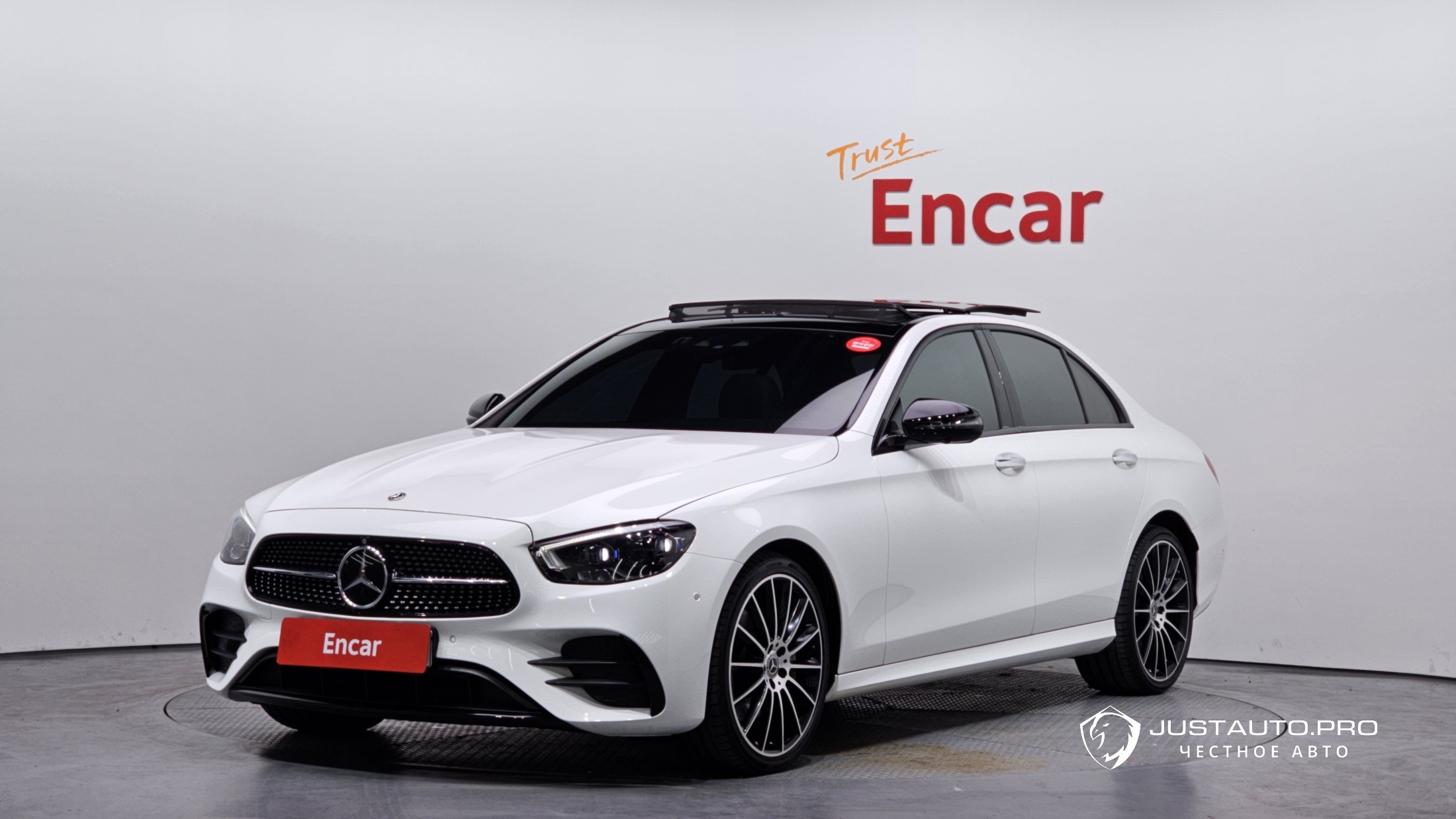 Автомобиль Mercedes-Benz E-Class