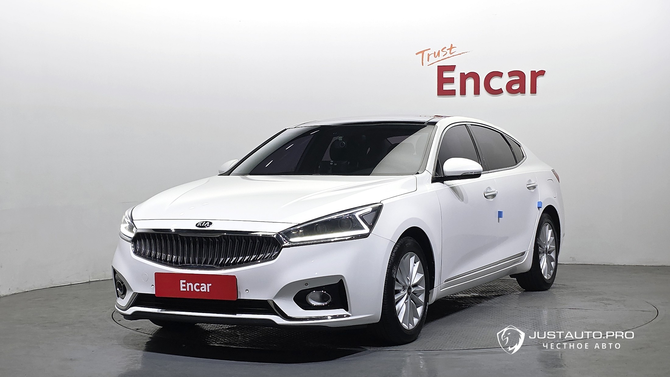 Автомобиль Kia K7