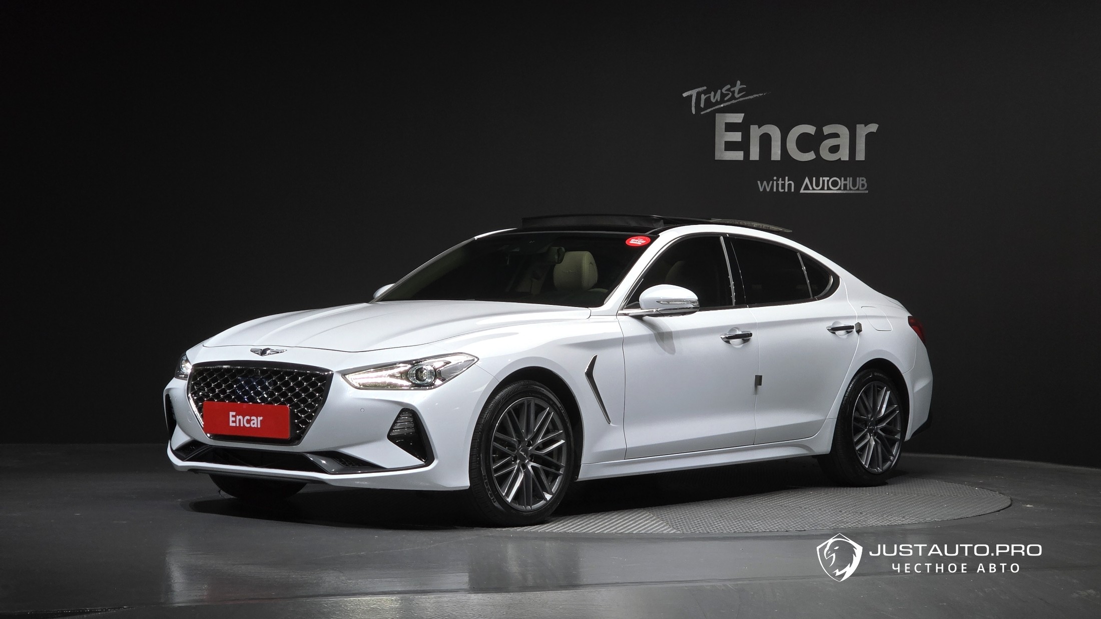 Автомобиль Genesis G70