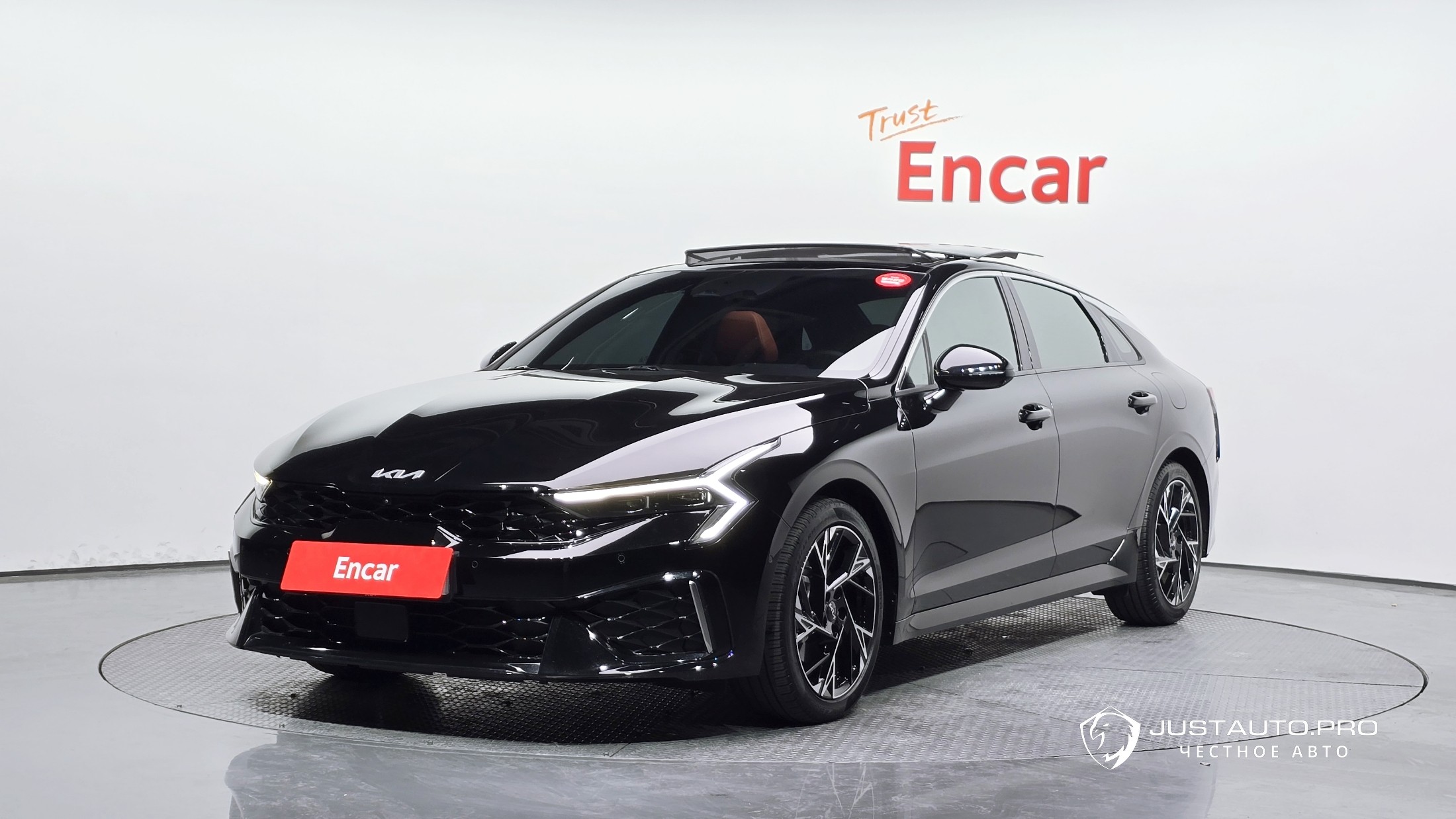 Автомобиль Kia K5