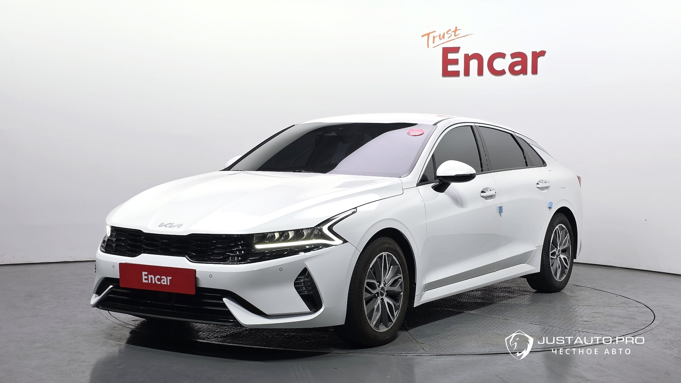 Автомобиль Kia K5