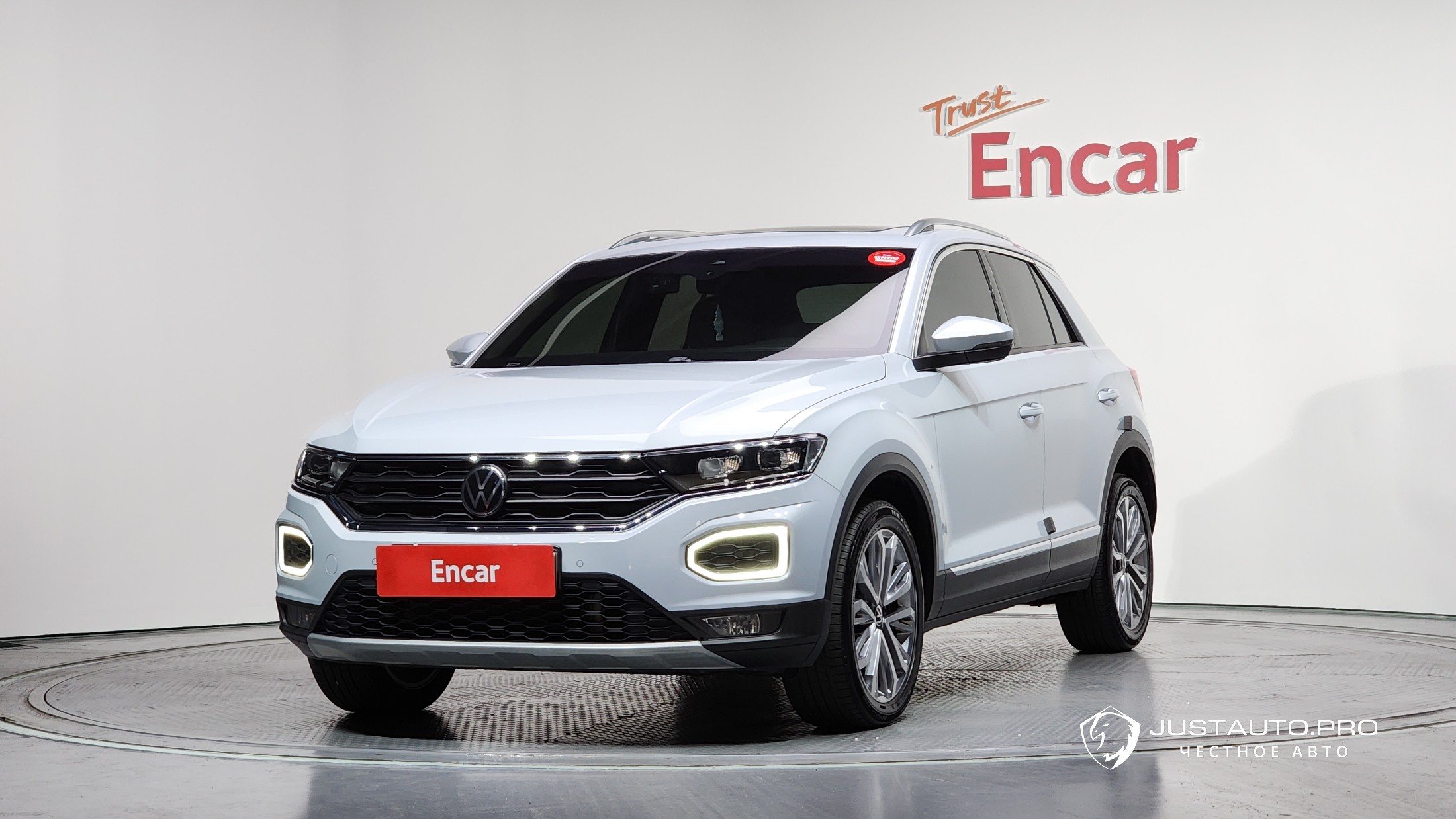 Автомобиль Volkswagen T-Roc