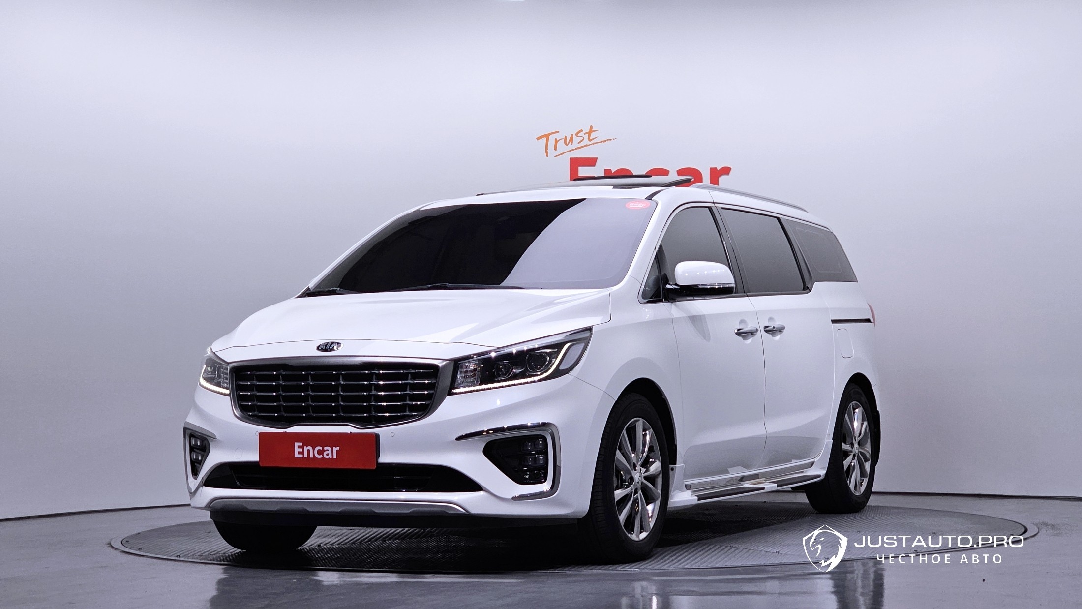 Автомобиль Kia Canival