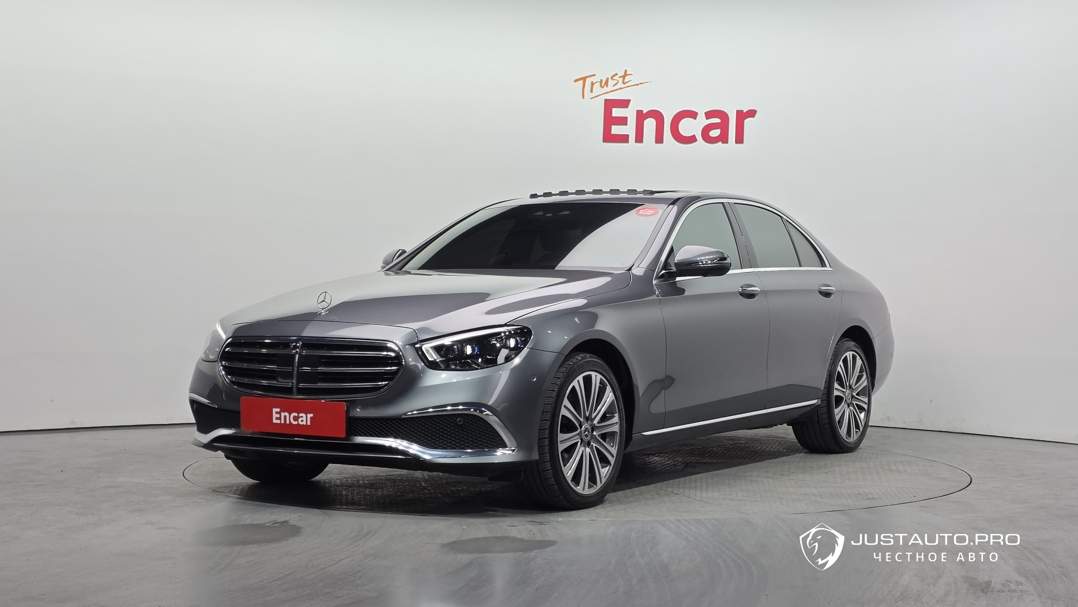 Автомобиль Mercedes-Benz E-Class