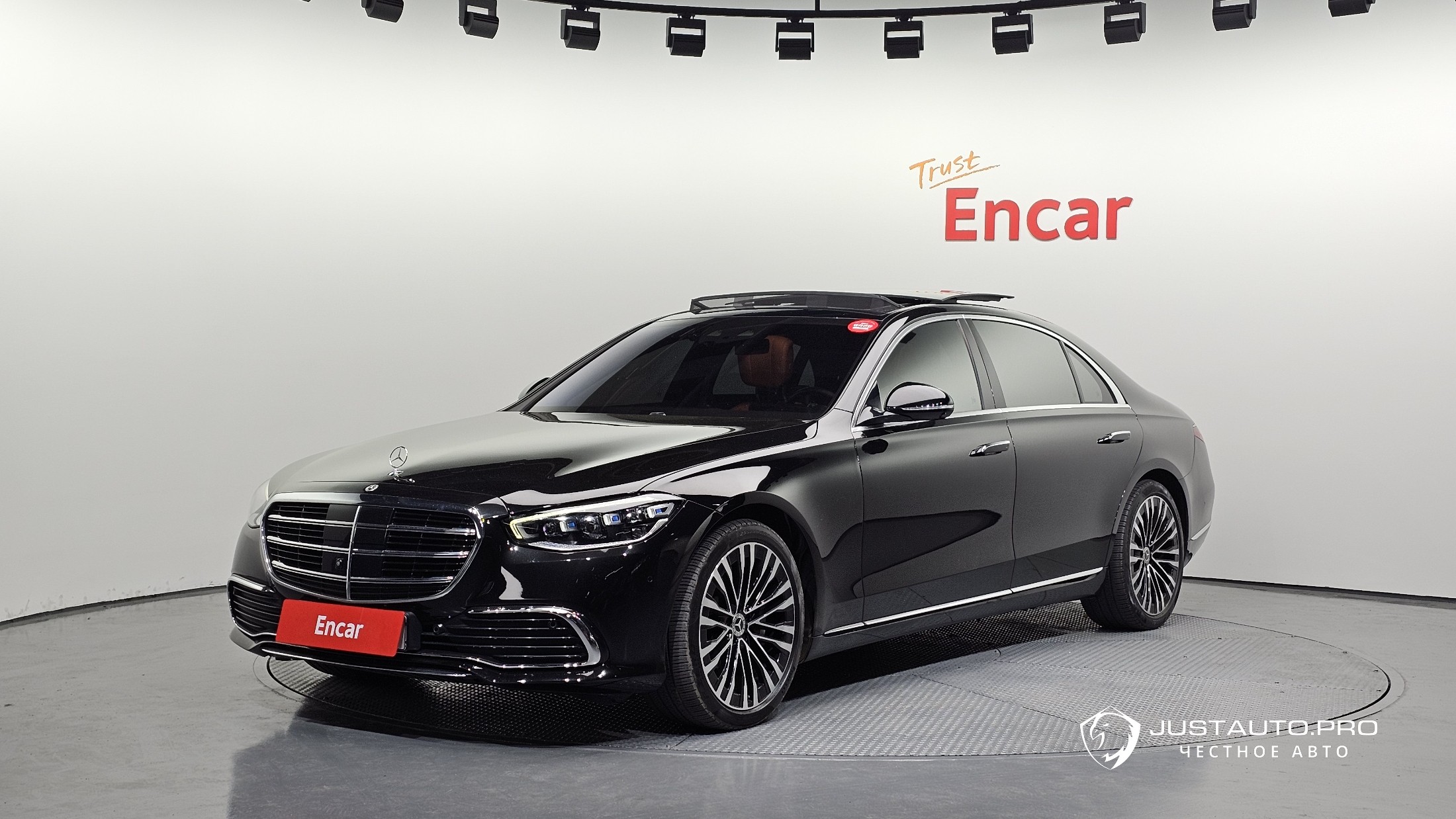 Автомобиль Mercedes-Benz S-Class