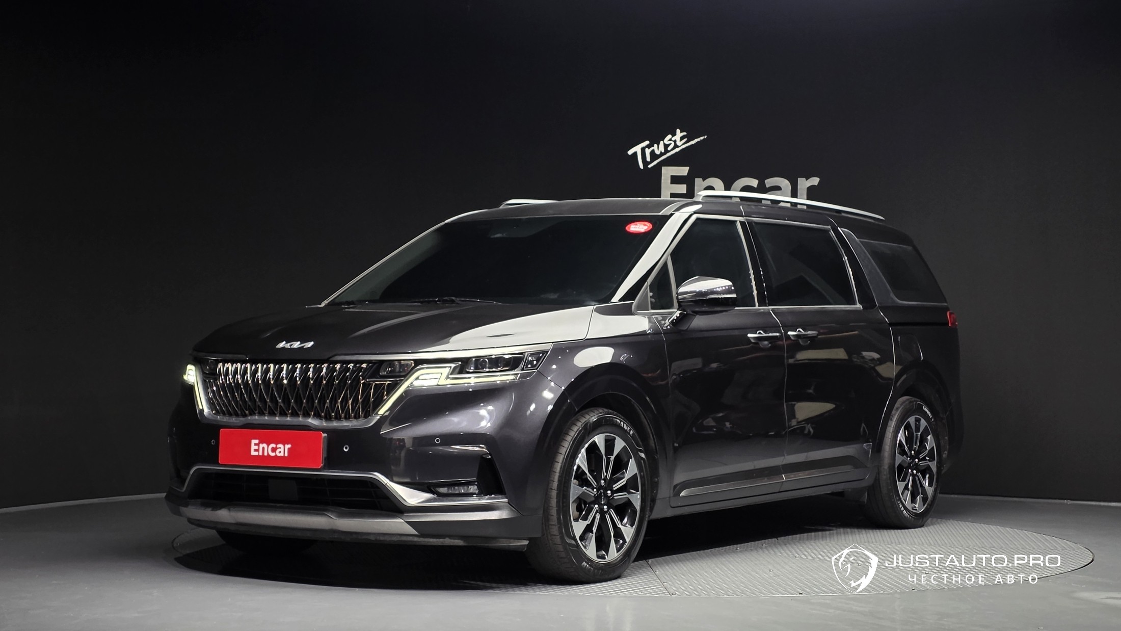 Автомобиль Kia Canival