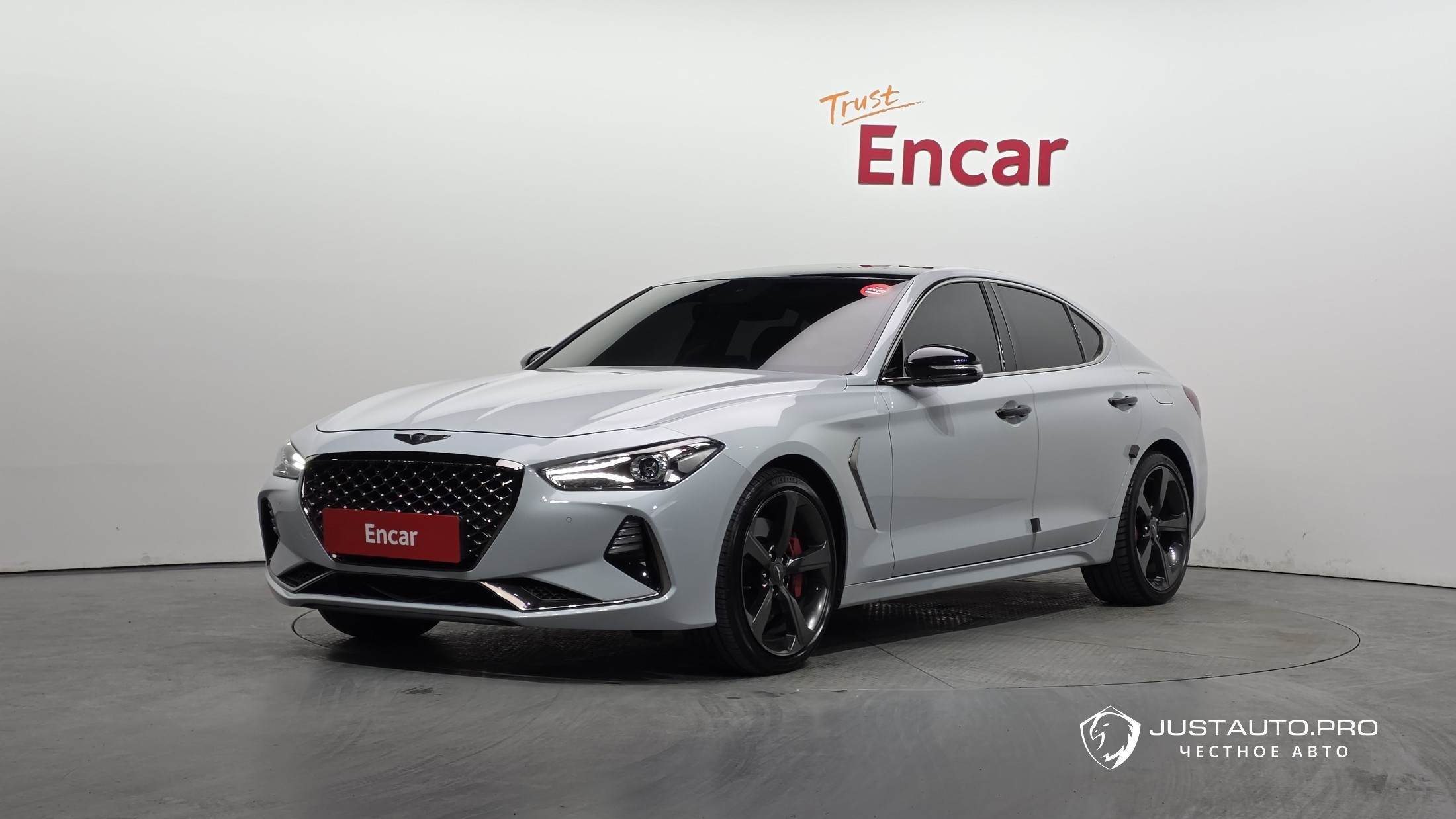 Автомобиль Genesis G70