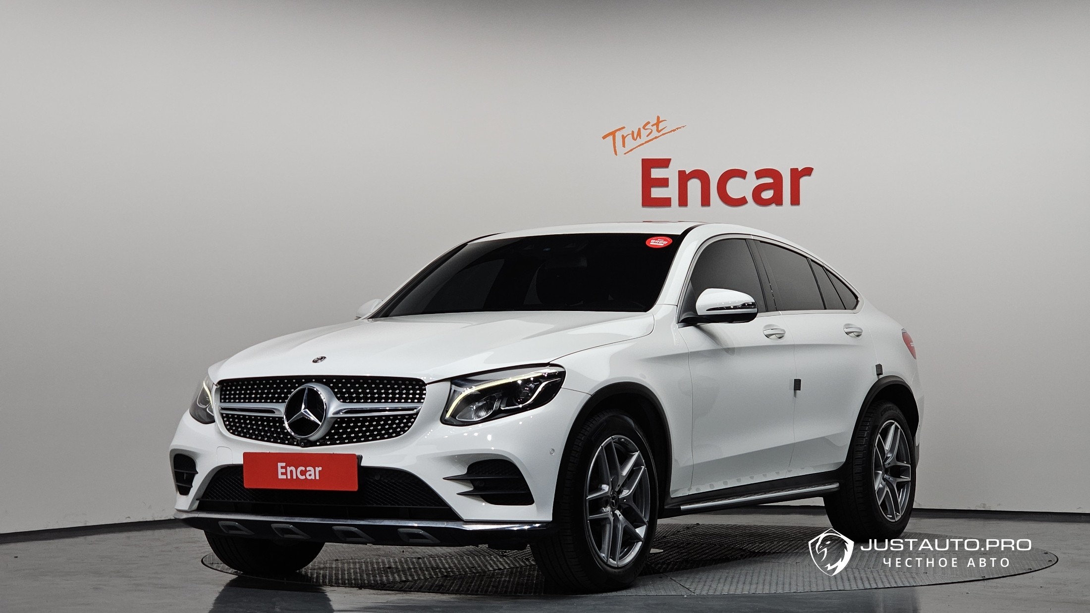Автомобиль Mercedes-Benz GLC-Class