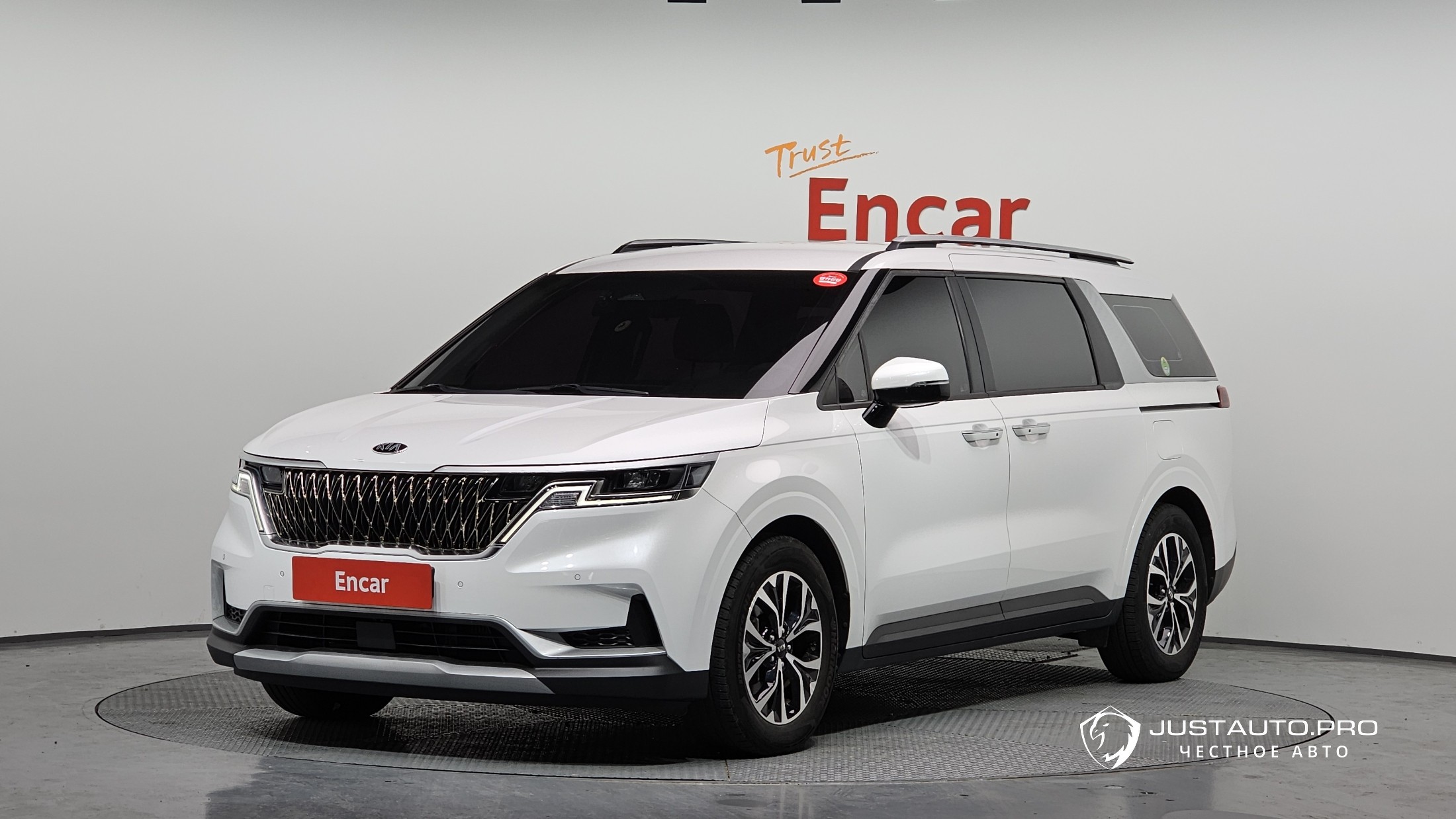 Автомобиль Kia Canival