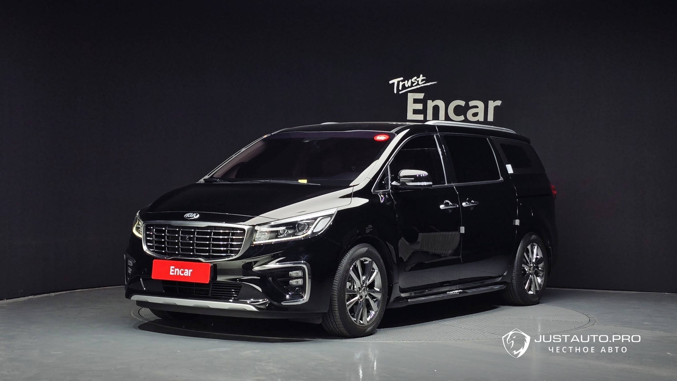 Автомобиль Kia Canival