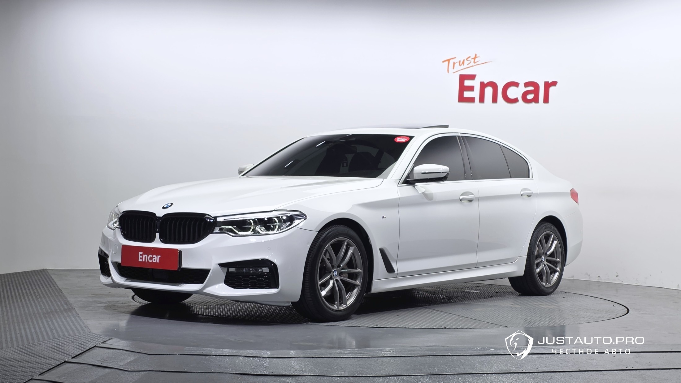 Автомобиль BMW 5-Series