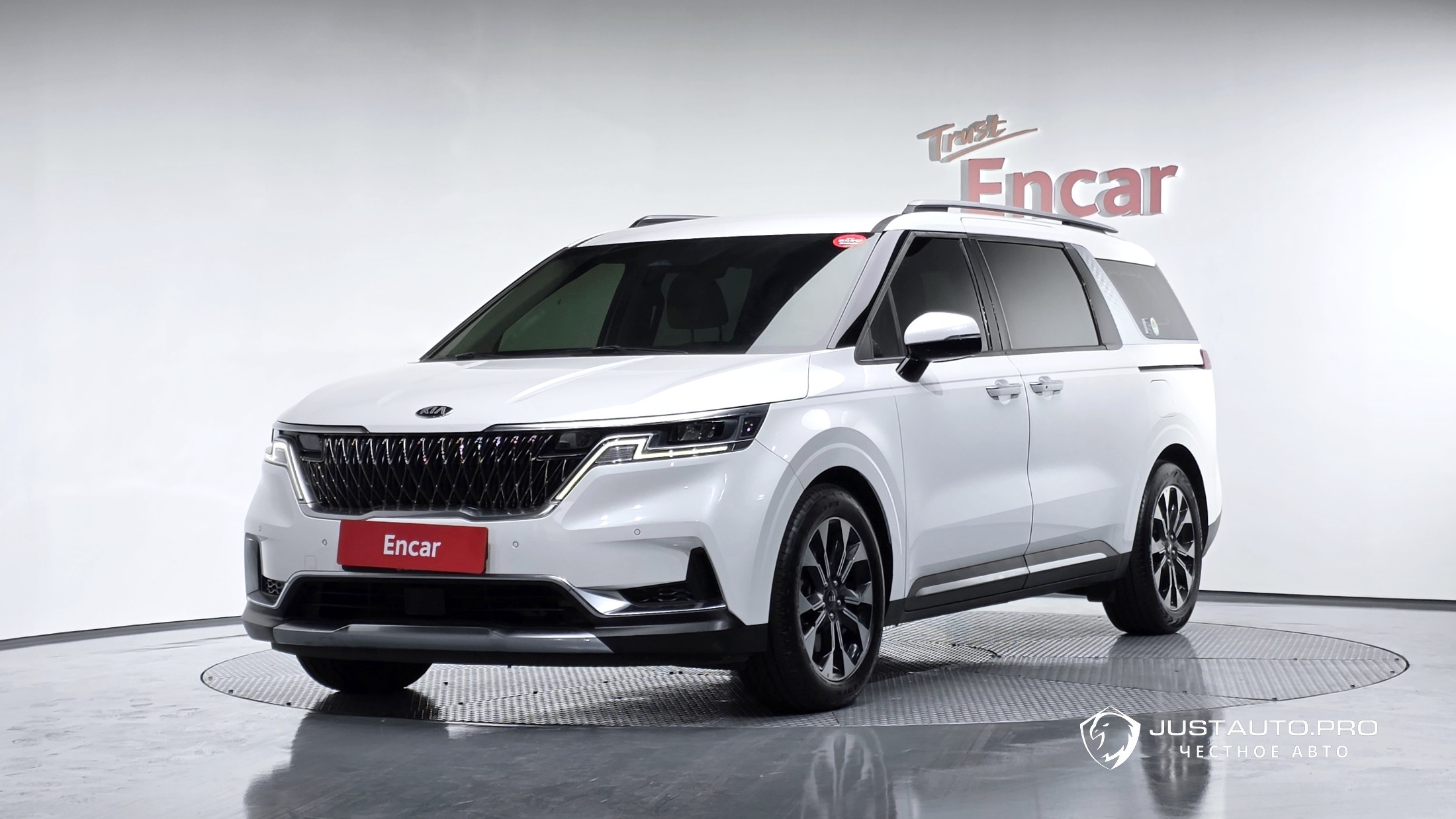 Автомобиль Kia Canival