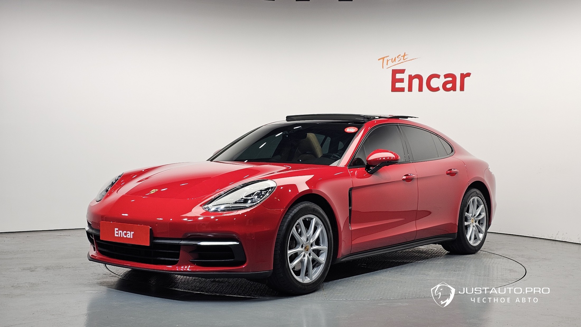 Автомобиль Porsche Panamera