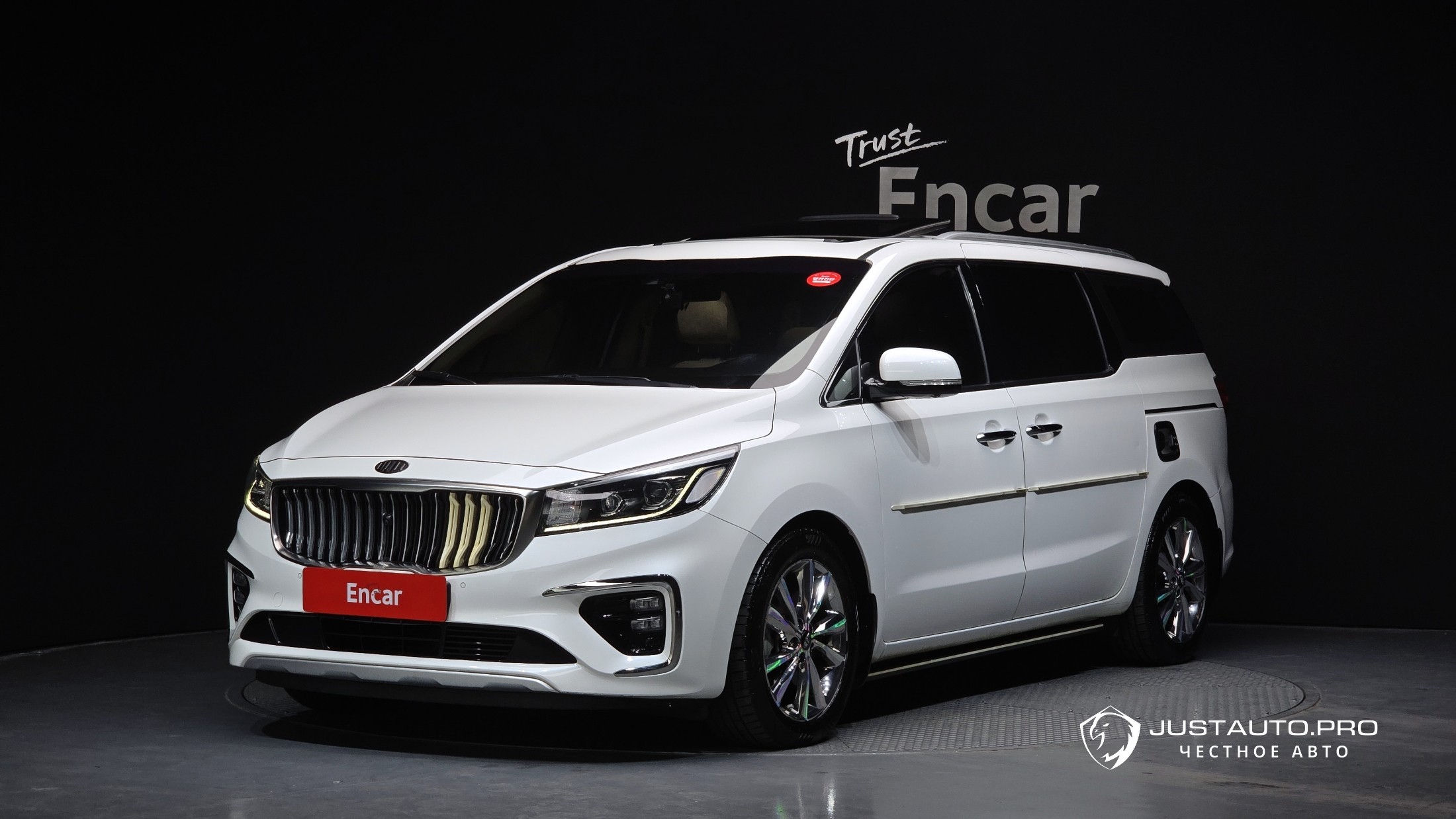 Автомобиль Kia Canival