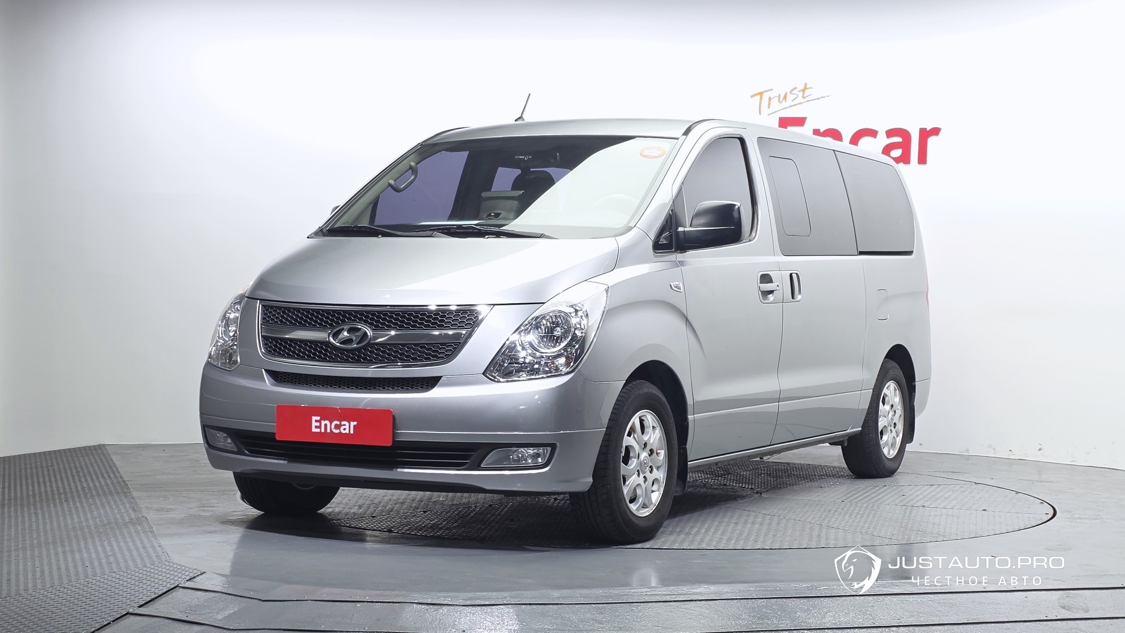 Автомобиль Hyundai Starex