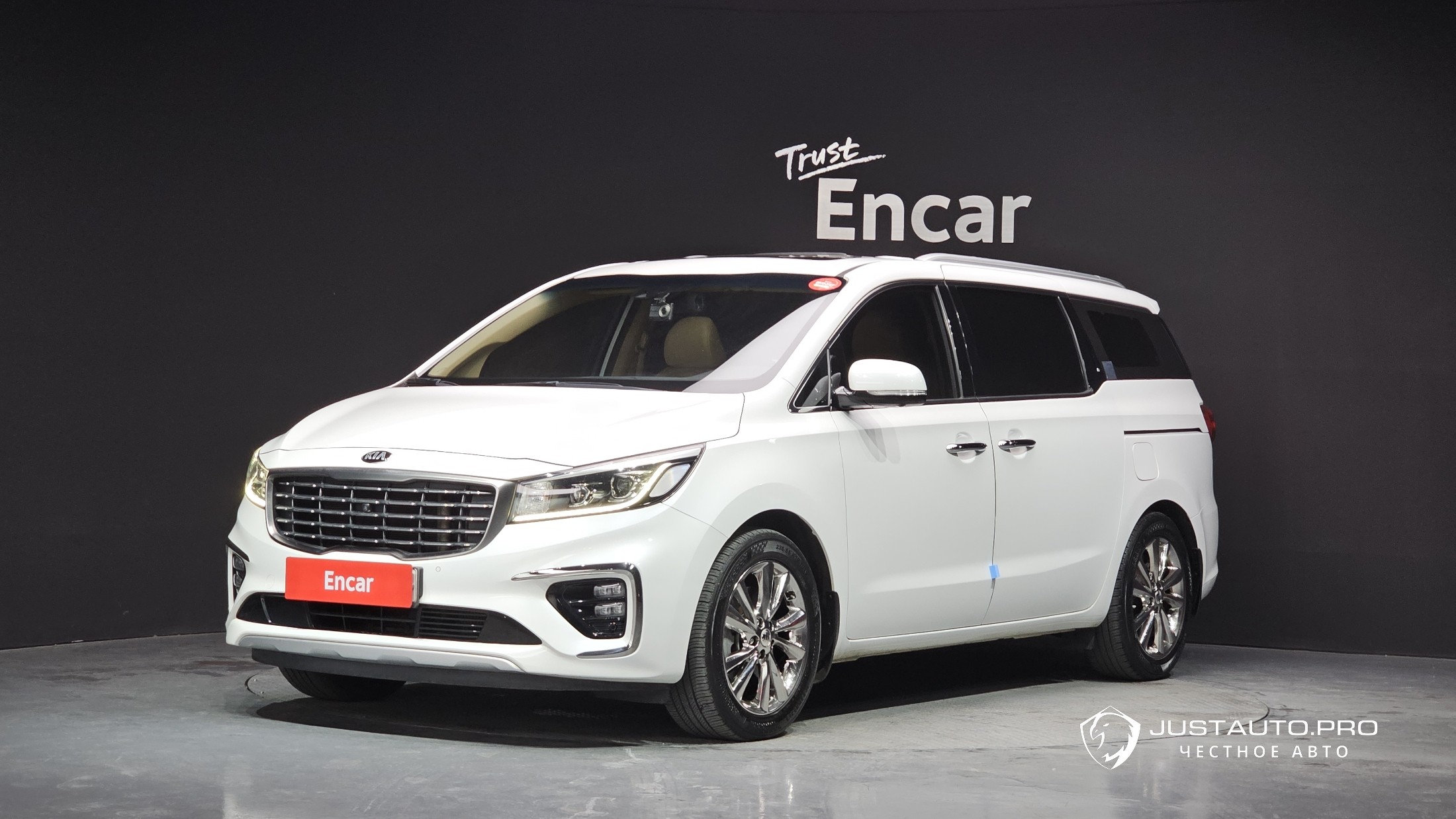 Автомобиль Kia Canival