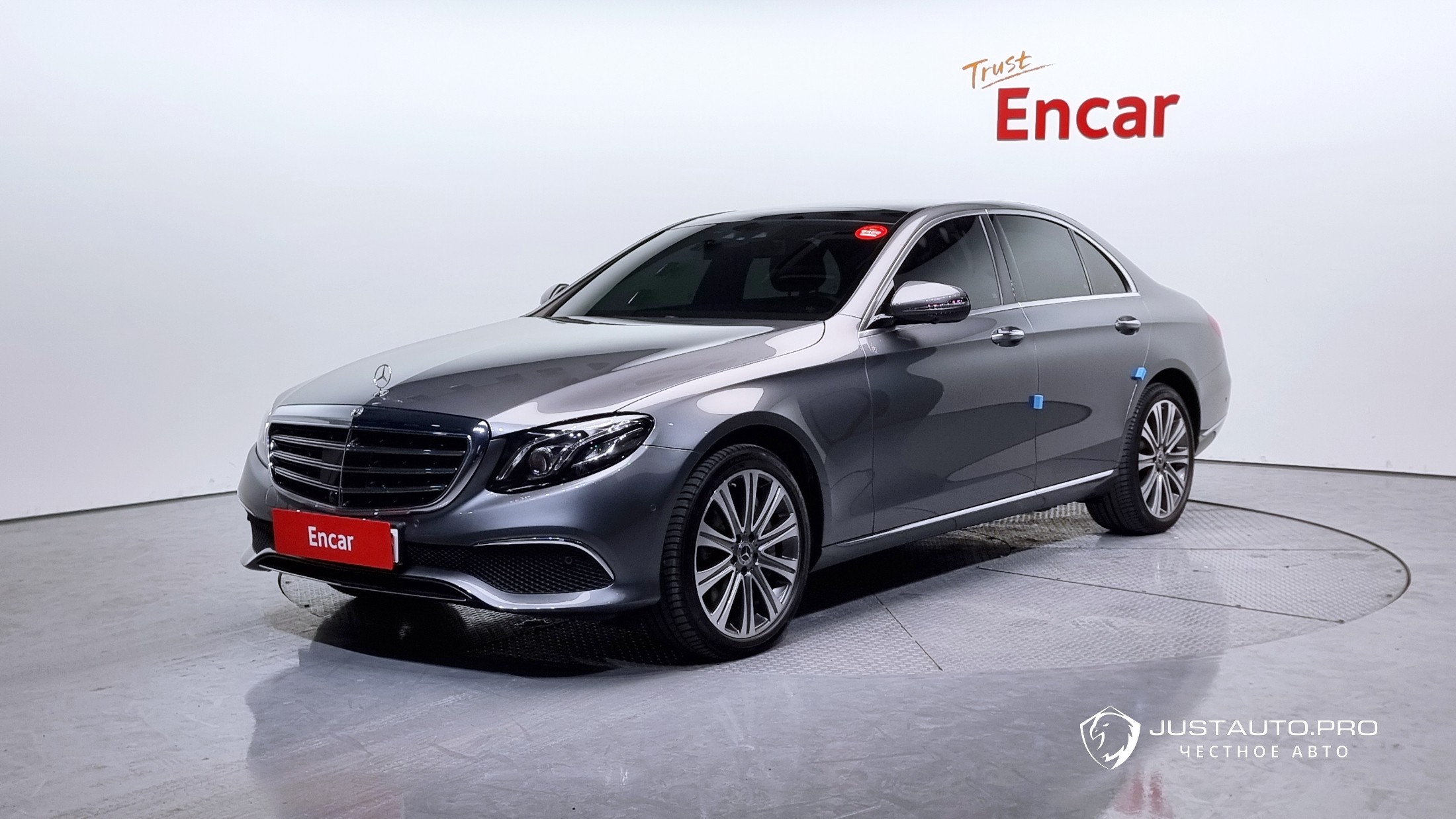 Автомобиль Mercedes-Benz E-Class