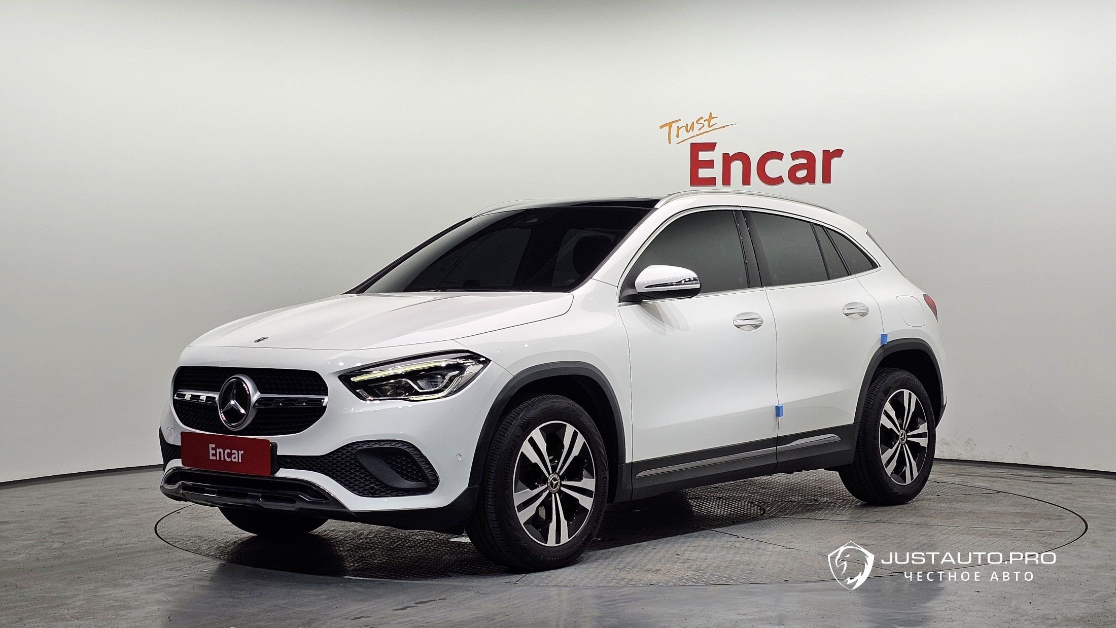 Автомобиль Mercedes-Benz GLA-Class