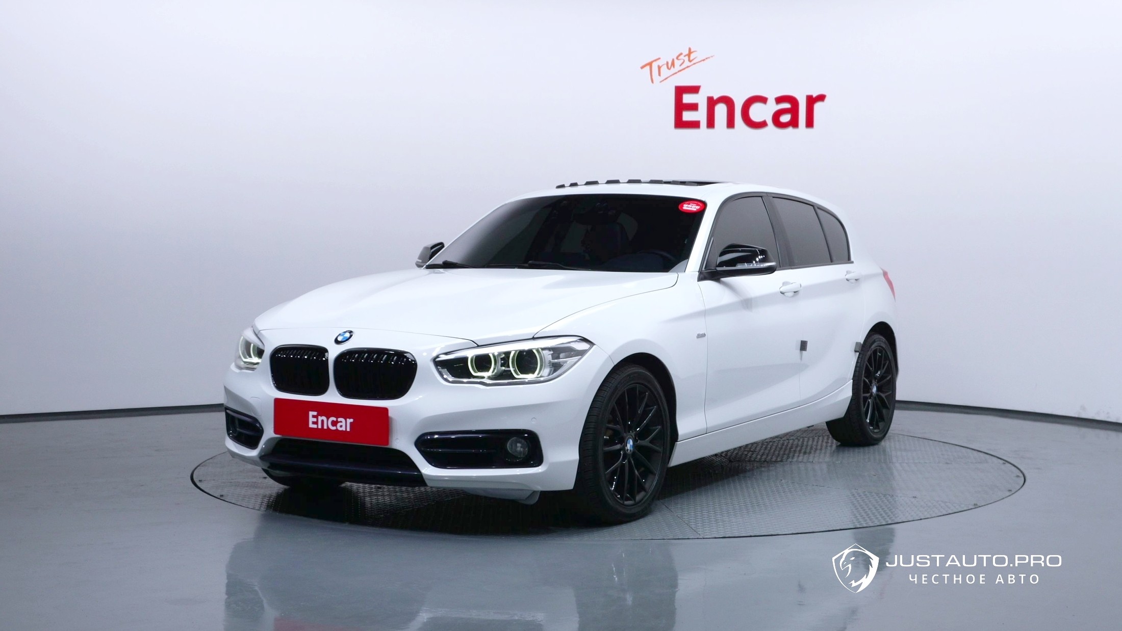 Автомобиль BMW 1-Series