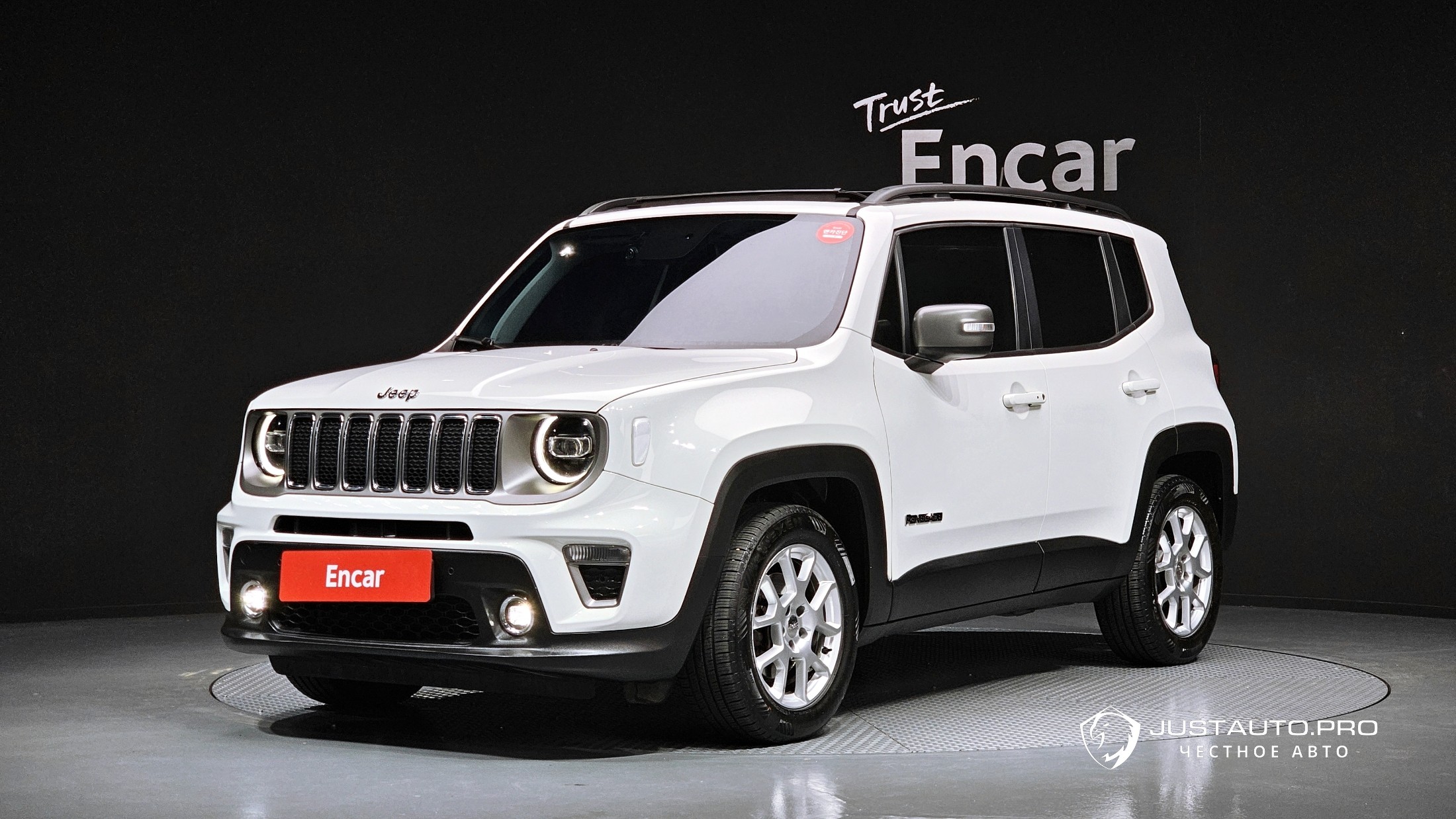 Автомобиль Jeep Renegade