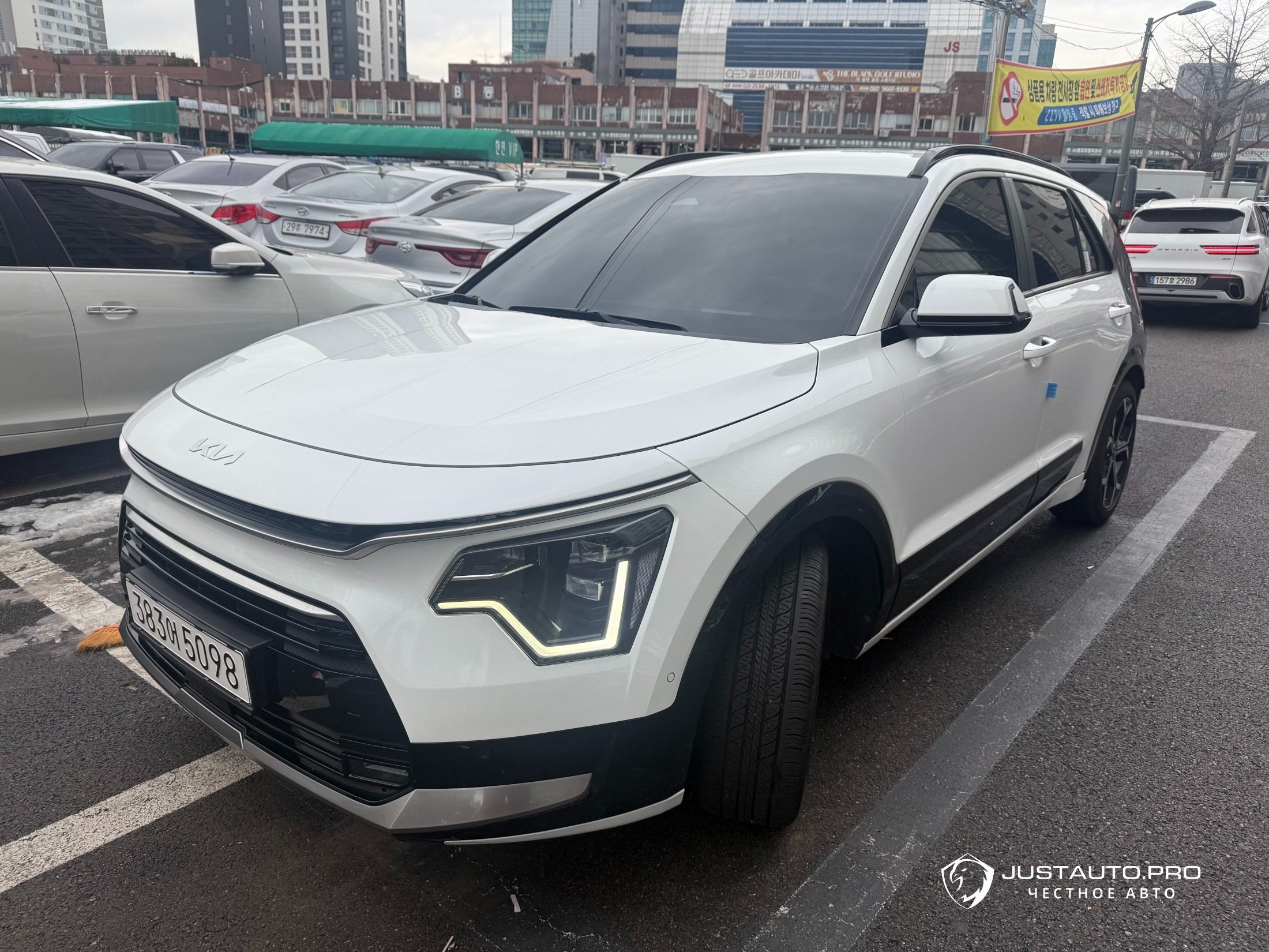 Автомобиль Kia Niro